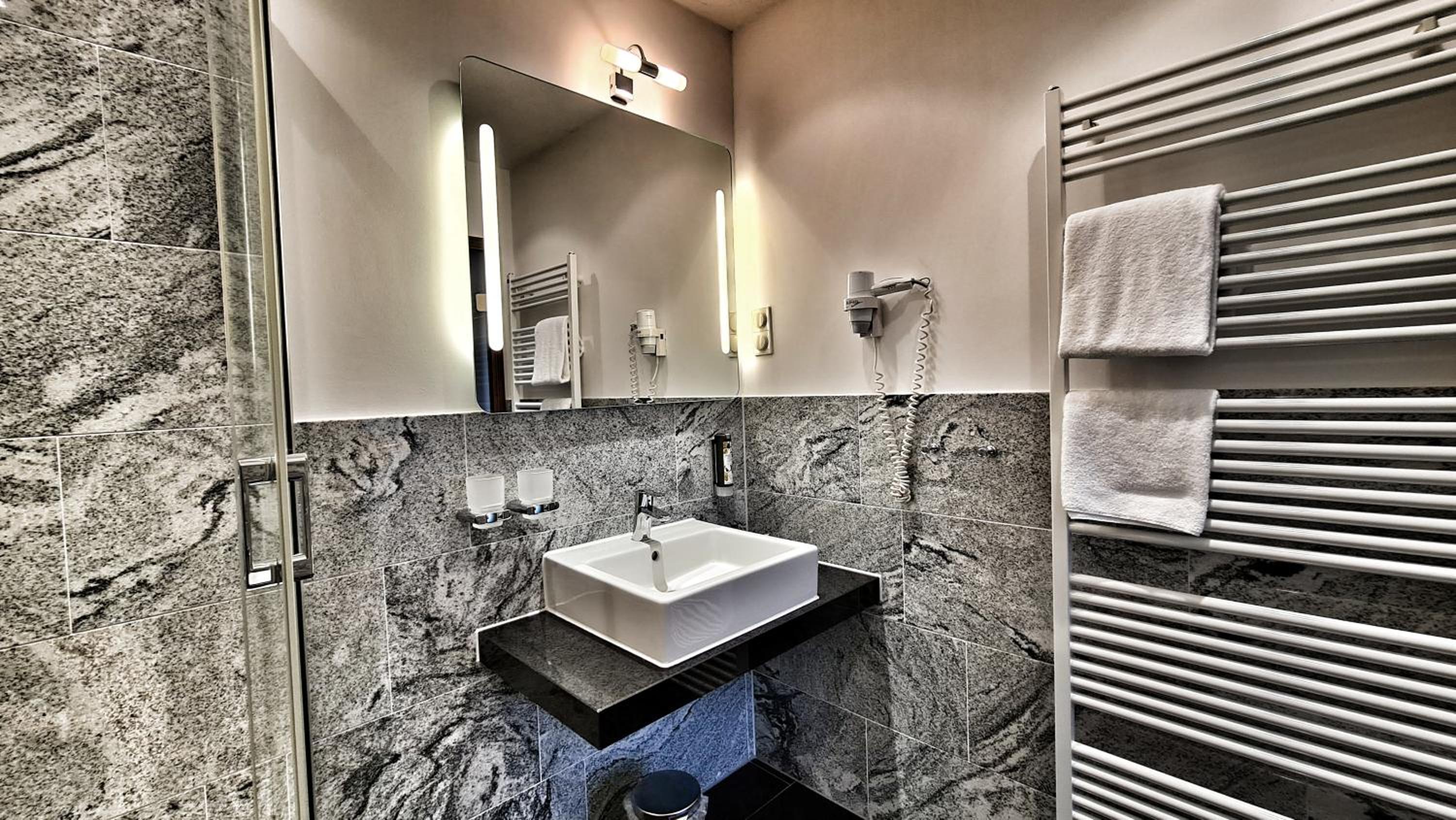 Double Room - Photo 10