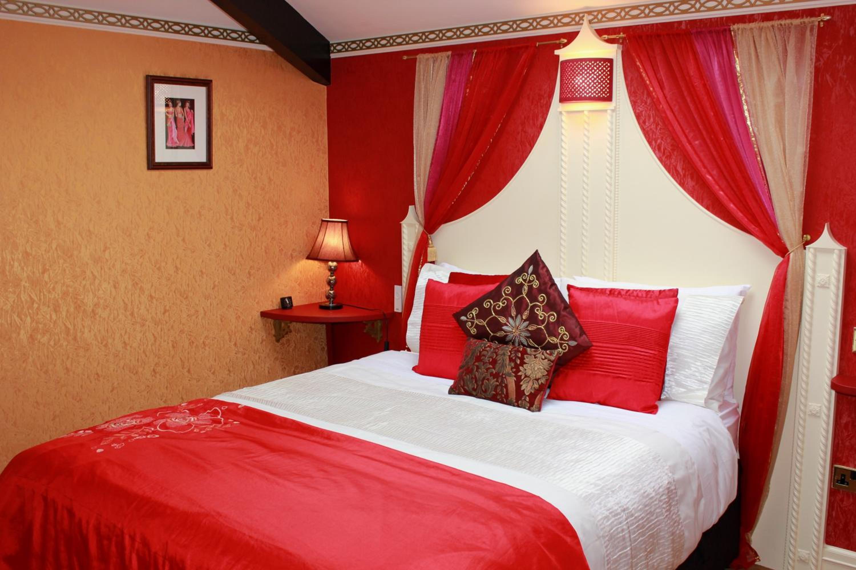 Large Double Room - Photo 3