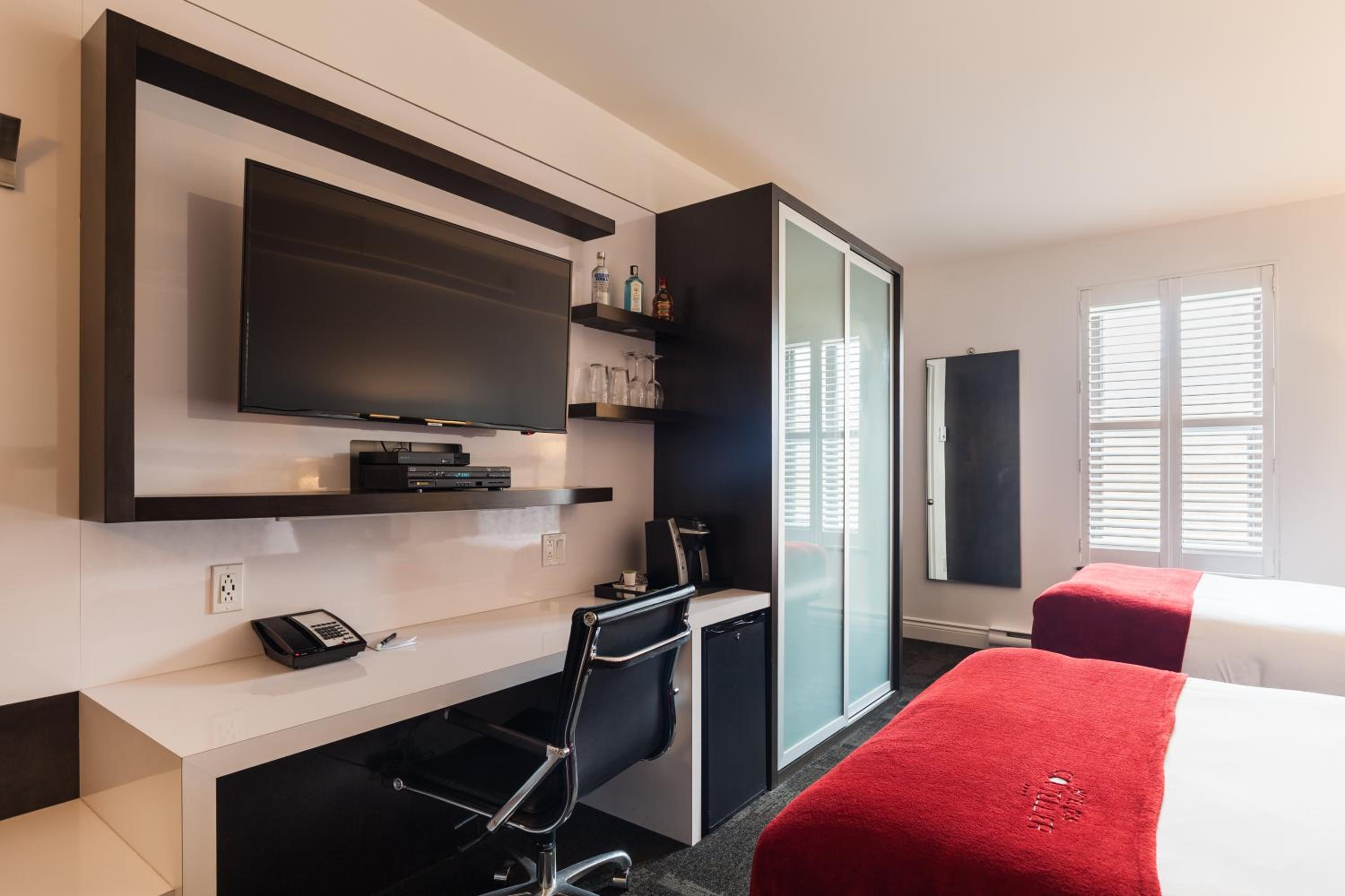Superior Double Room with Two Double Beds