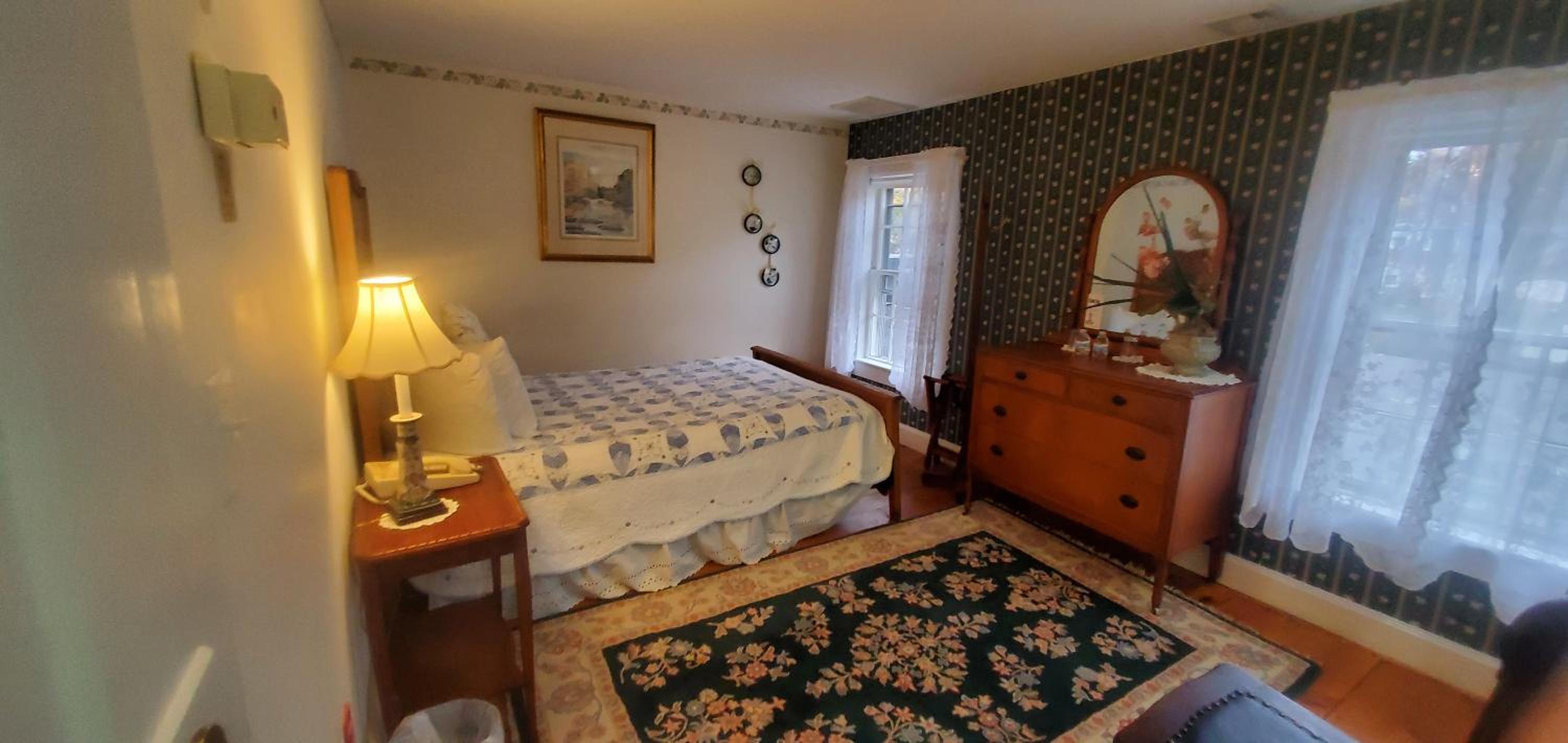 Double Room with Private Bathroom - Photo 11