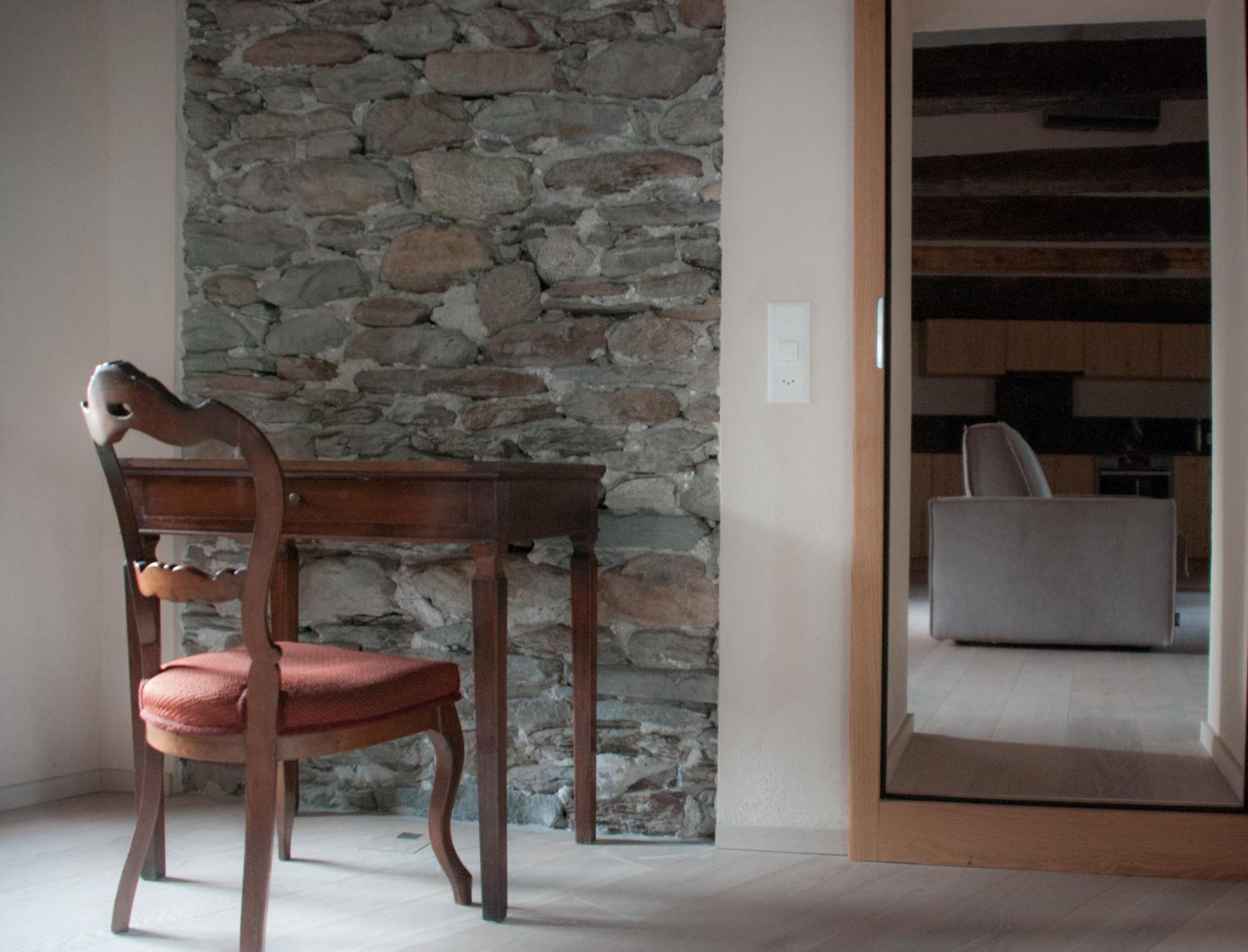 Apartment with Terrace - Photo 4