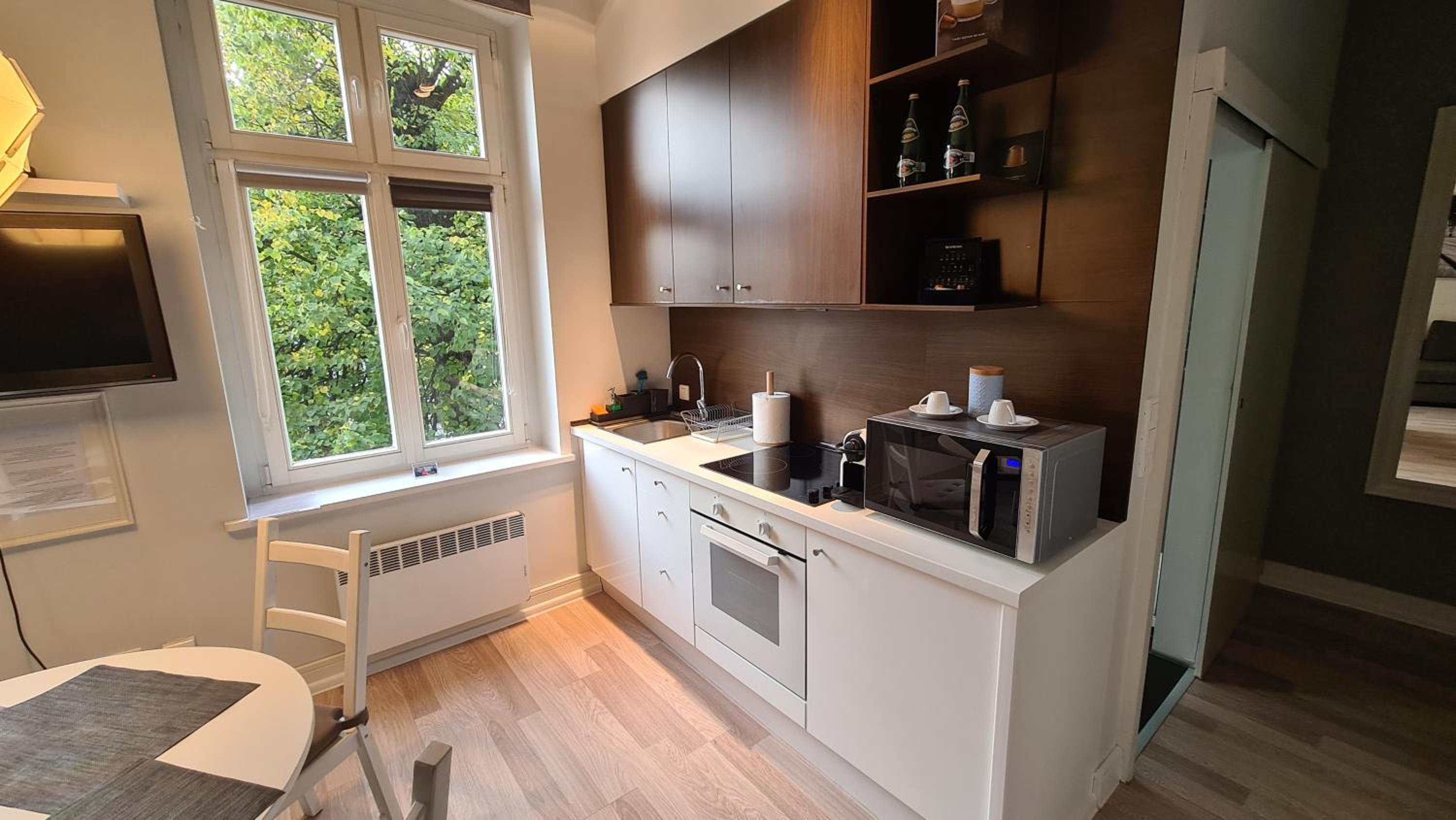 Studio Apartment - Photo 14