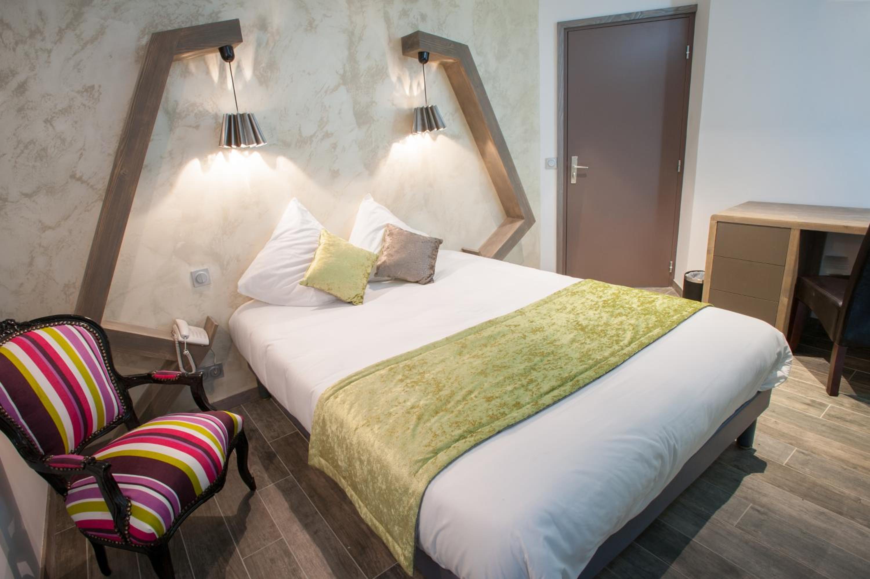 Privilege Suite - Photo 4