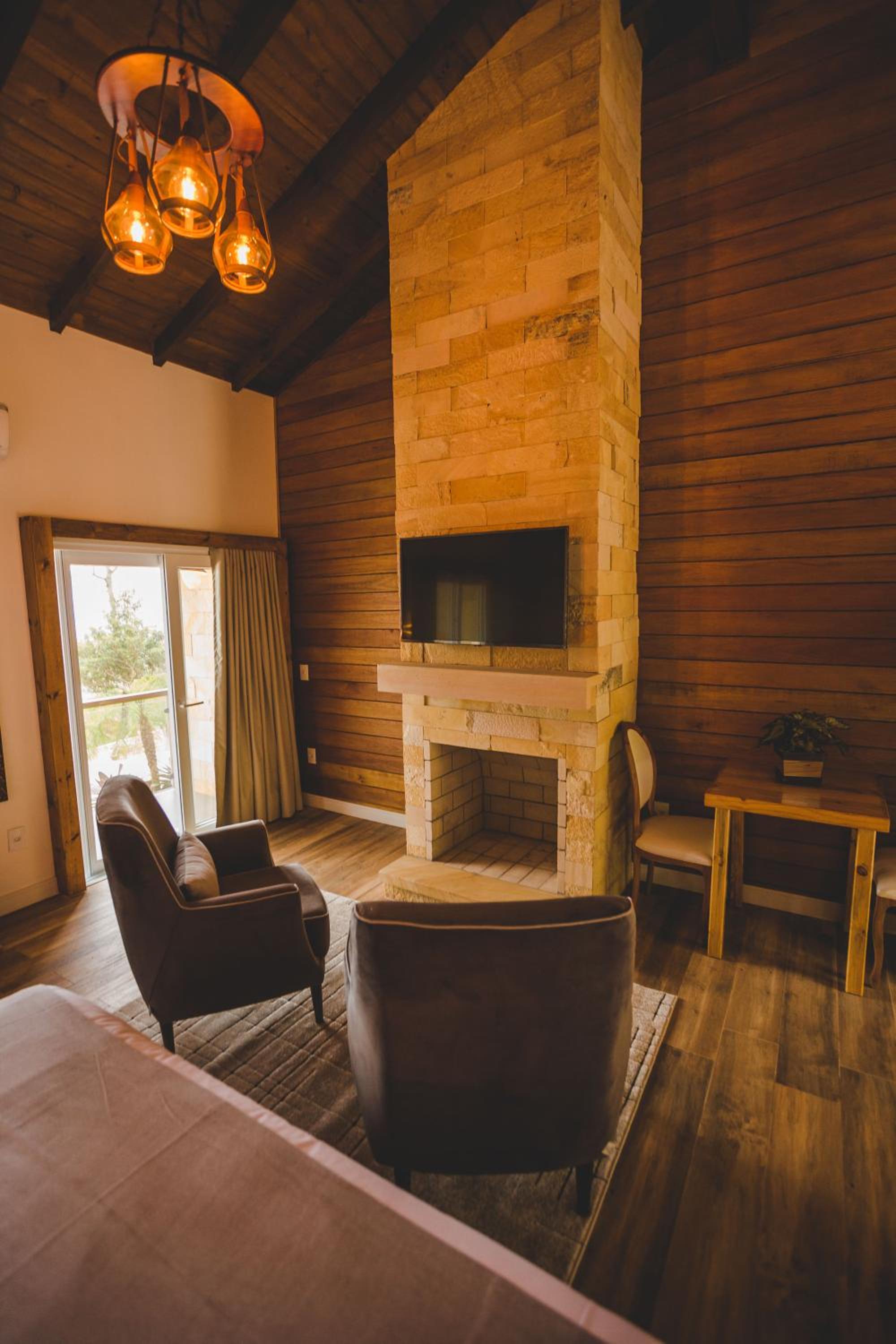 King Suite with Spa Bath - Photo 9