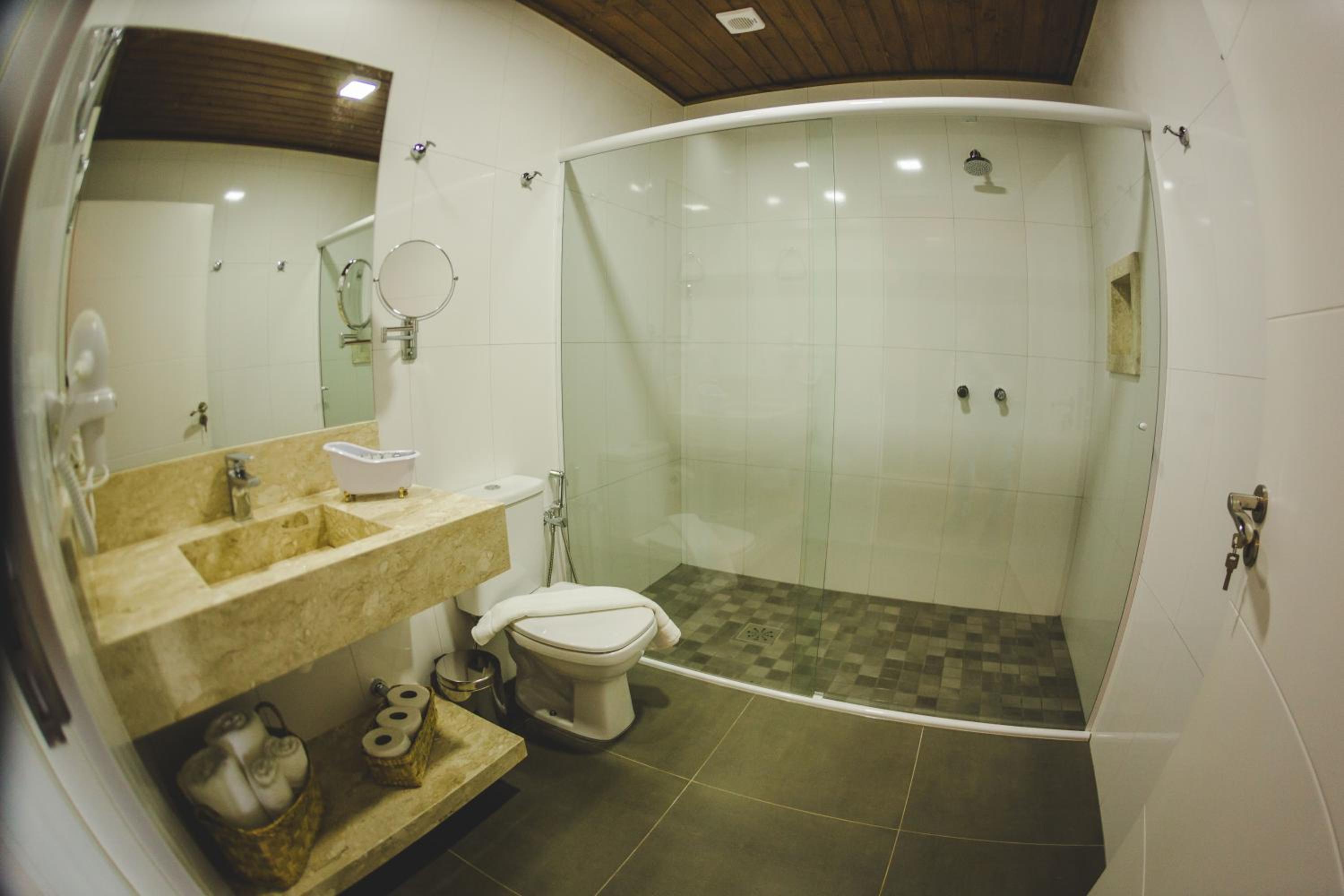 King Suite with Spa Bath - Photo 11