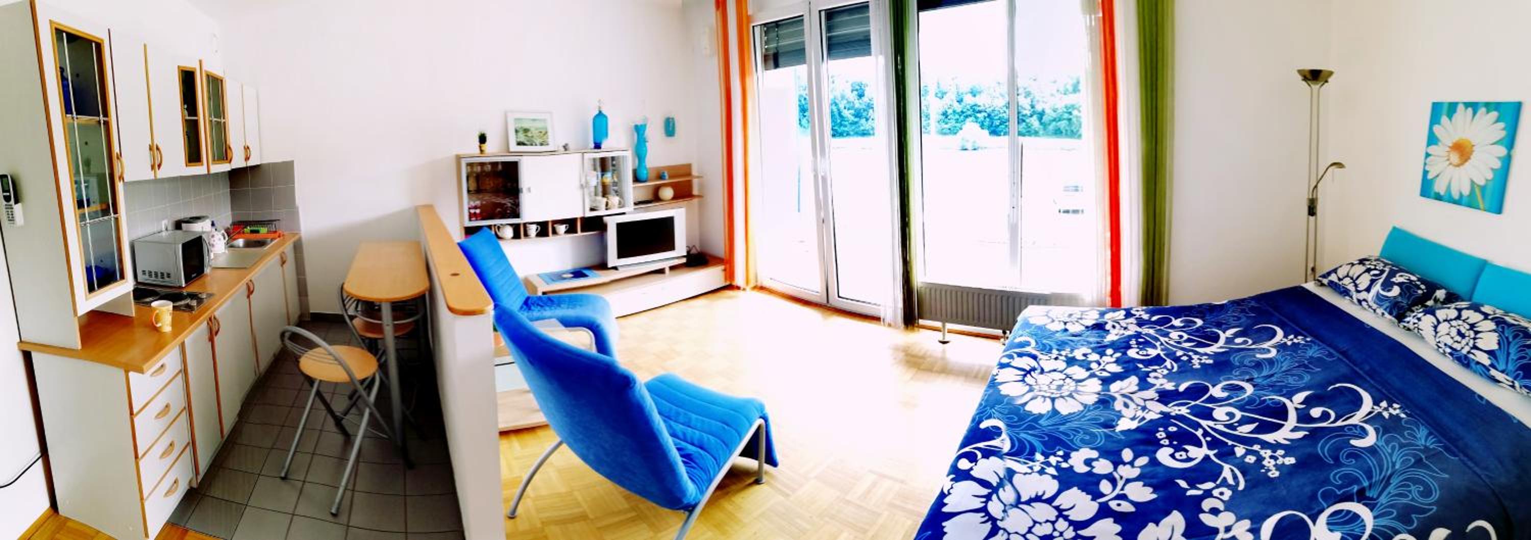 Apartment with Balcony photo 1