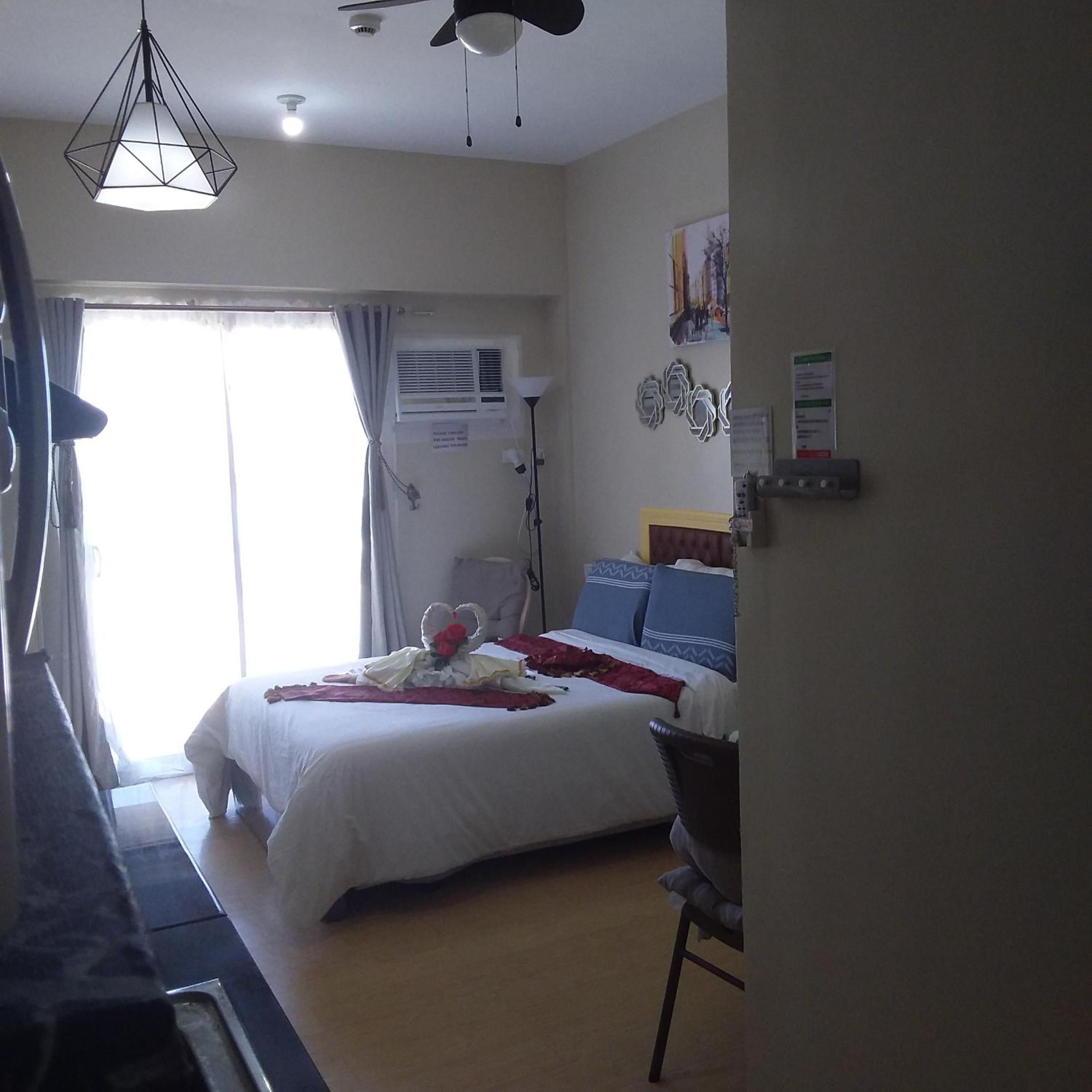 Studio with Balcony - Photo 4