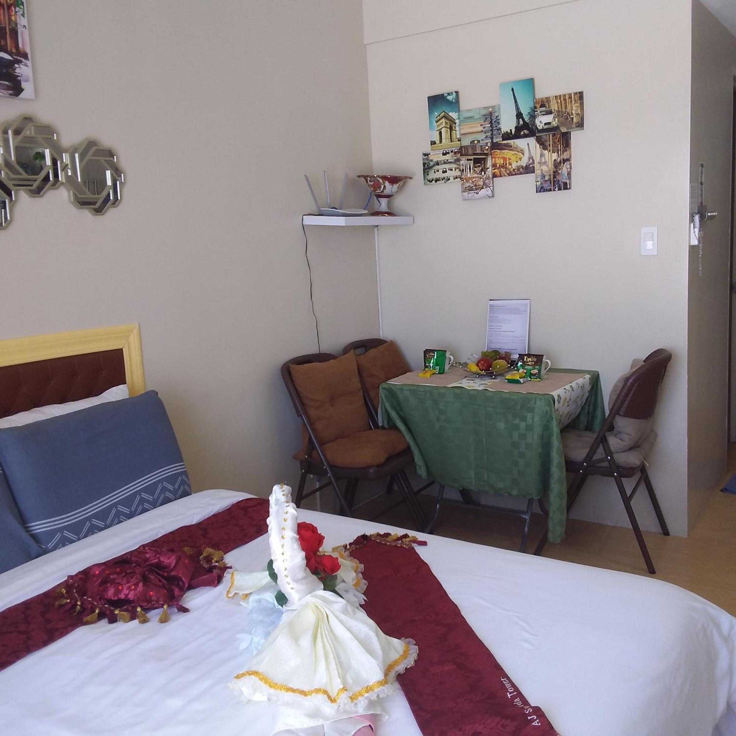 Studio with Balcony - Photo 1