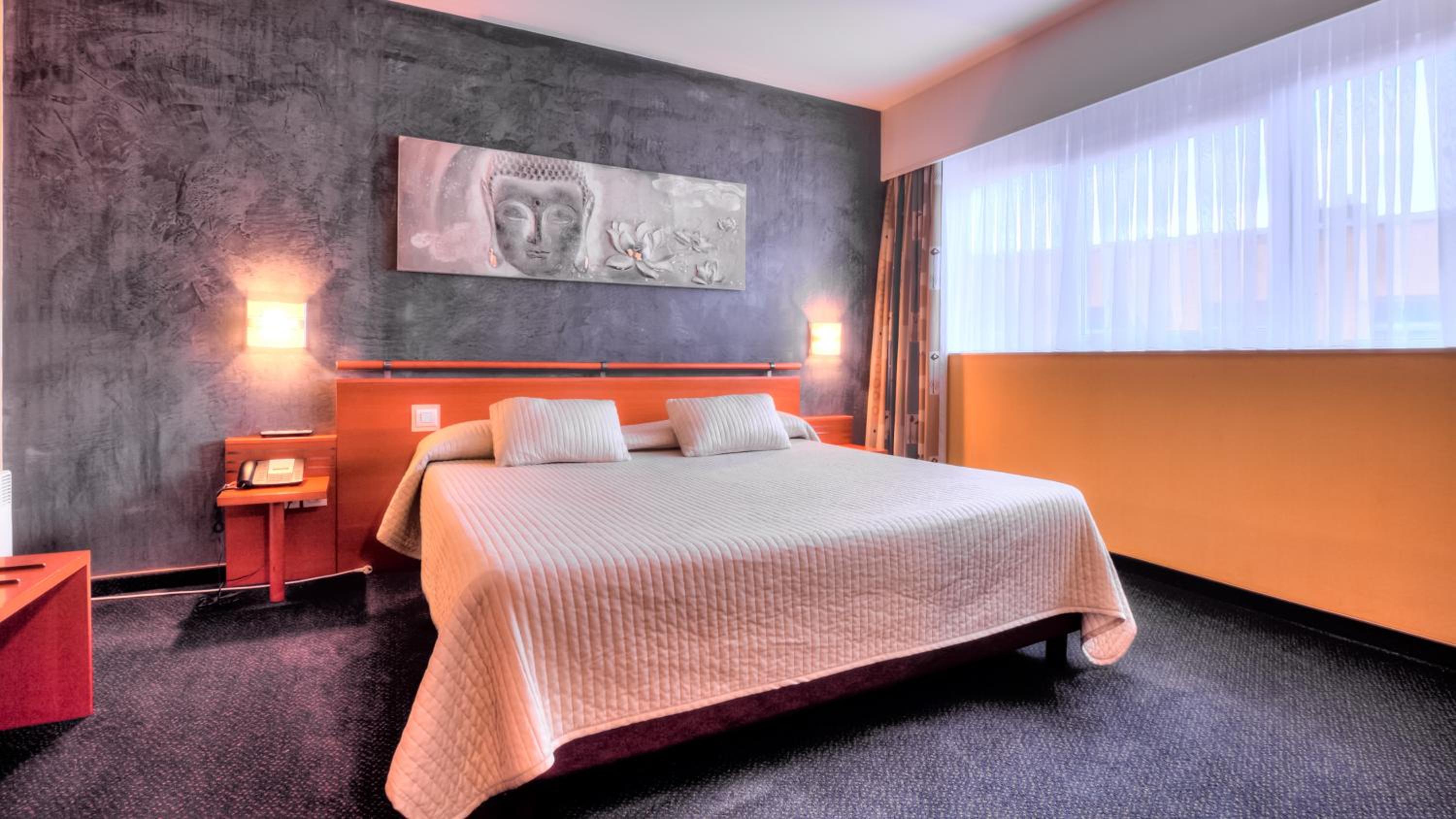 Suite (2 Adults) - Photo 1