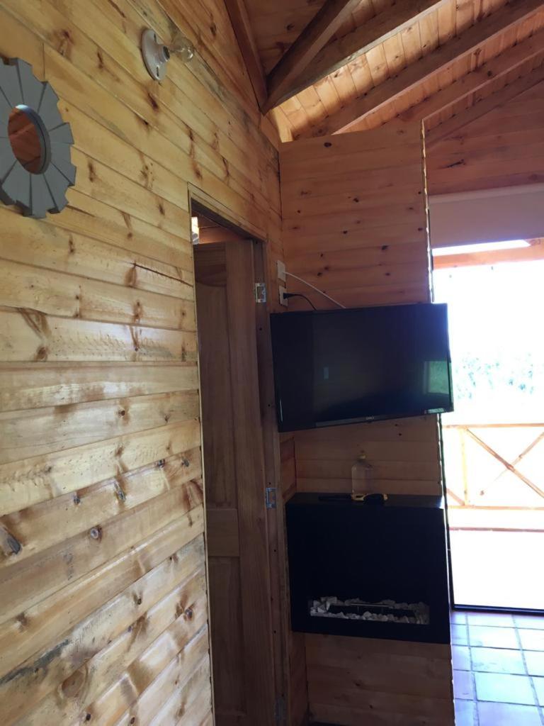 Family Room with Lake View photo 2