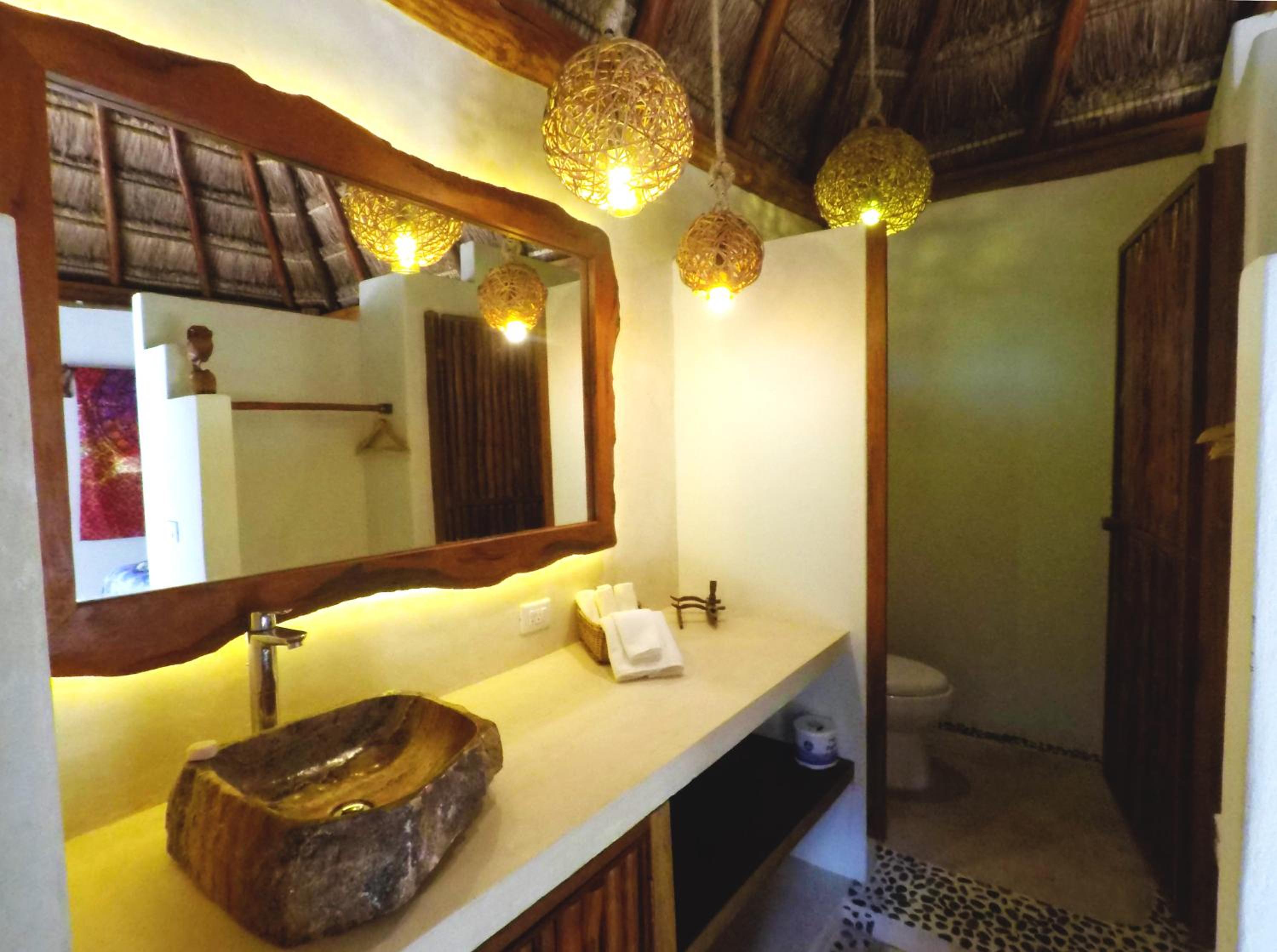 Deluxe Suite with Spa Bath - Photo 13