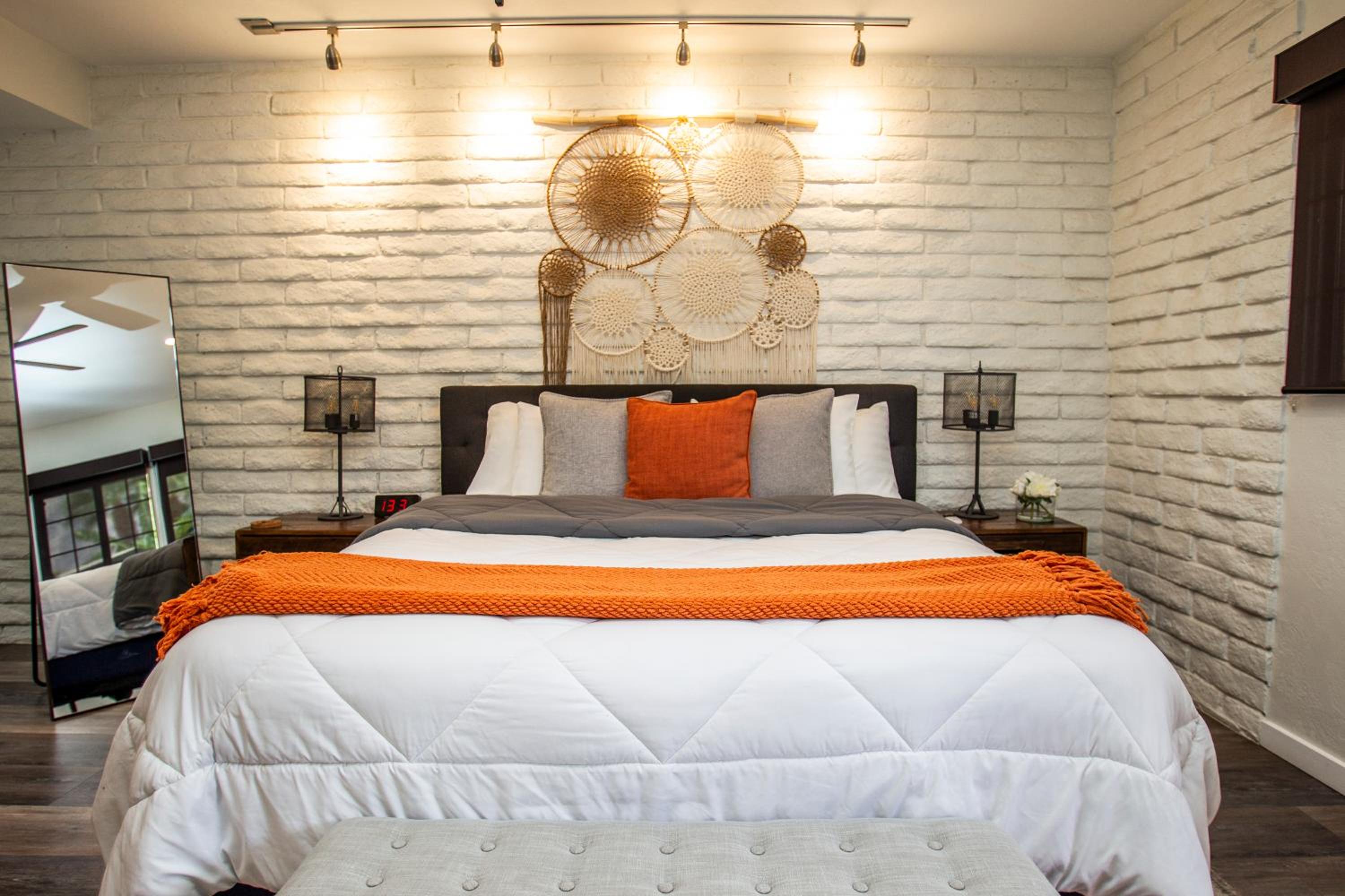Superior King Room - Photo 26