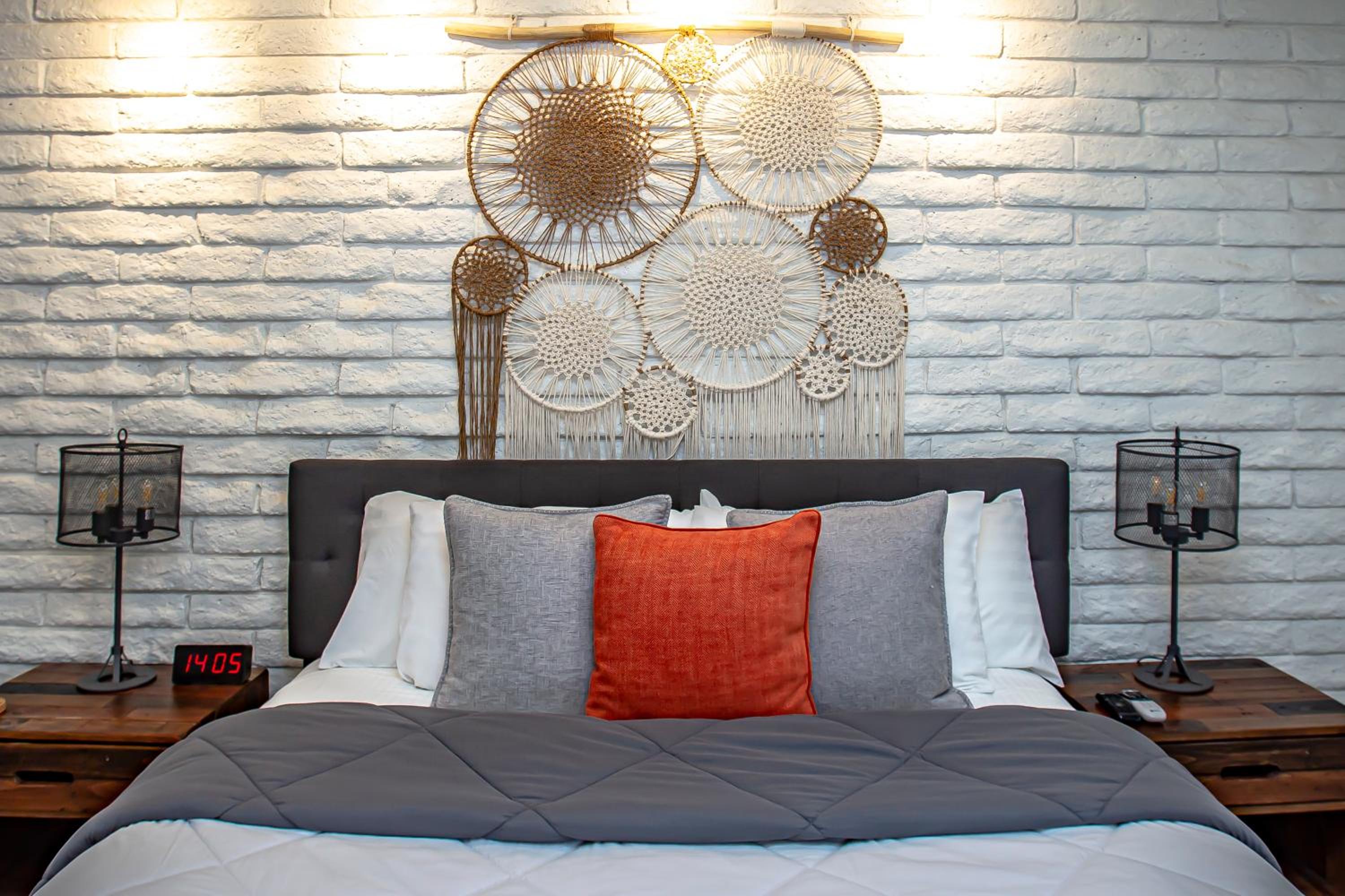 Superior King Room - Photo 8