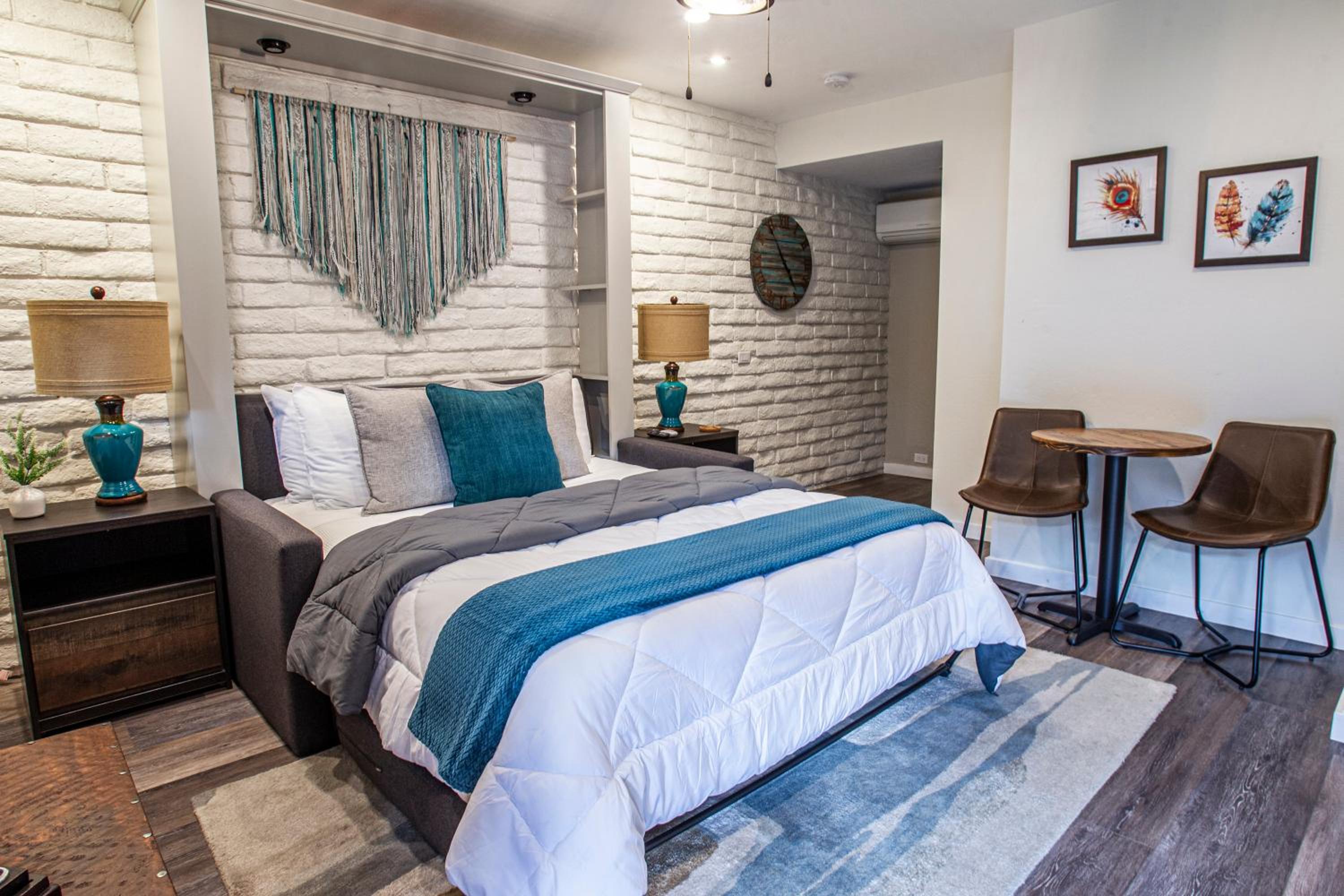 Superior King Room - Photo 18