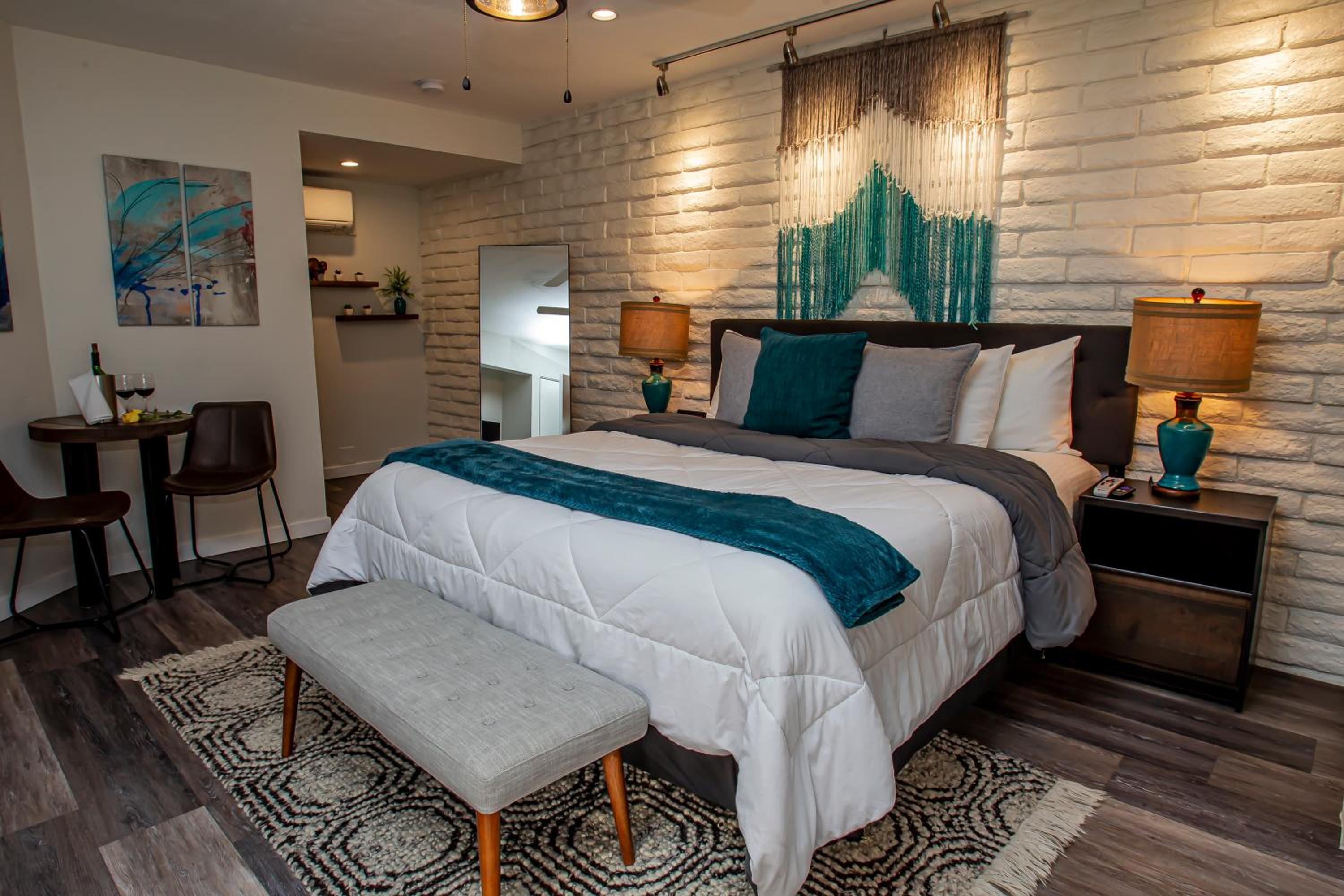 Superior King Room - Photo 1