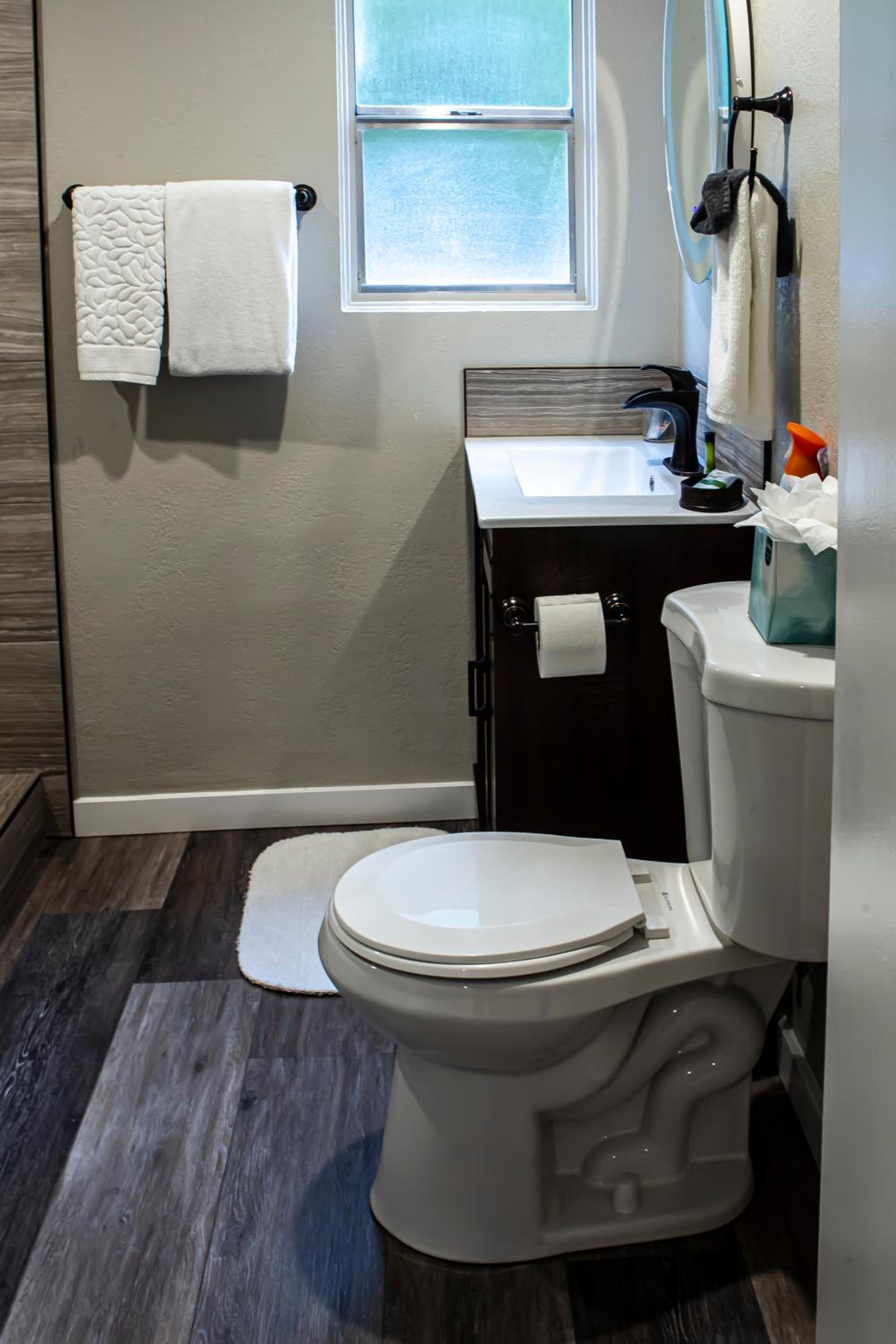 Superior King Room - Photo 9