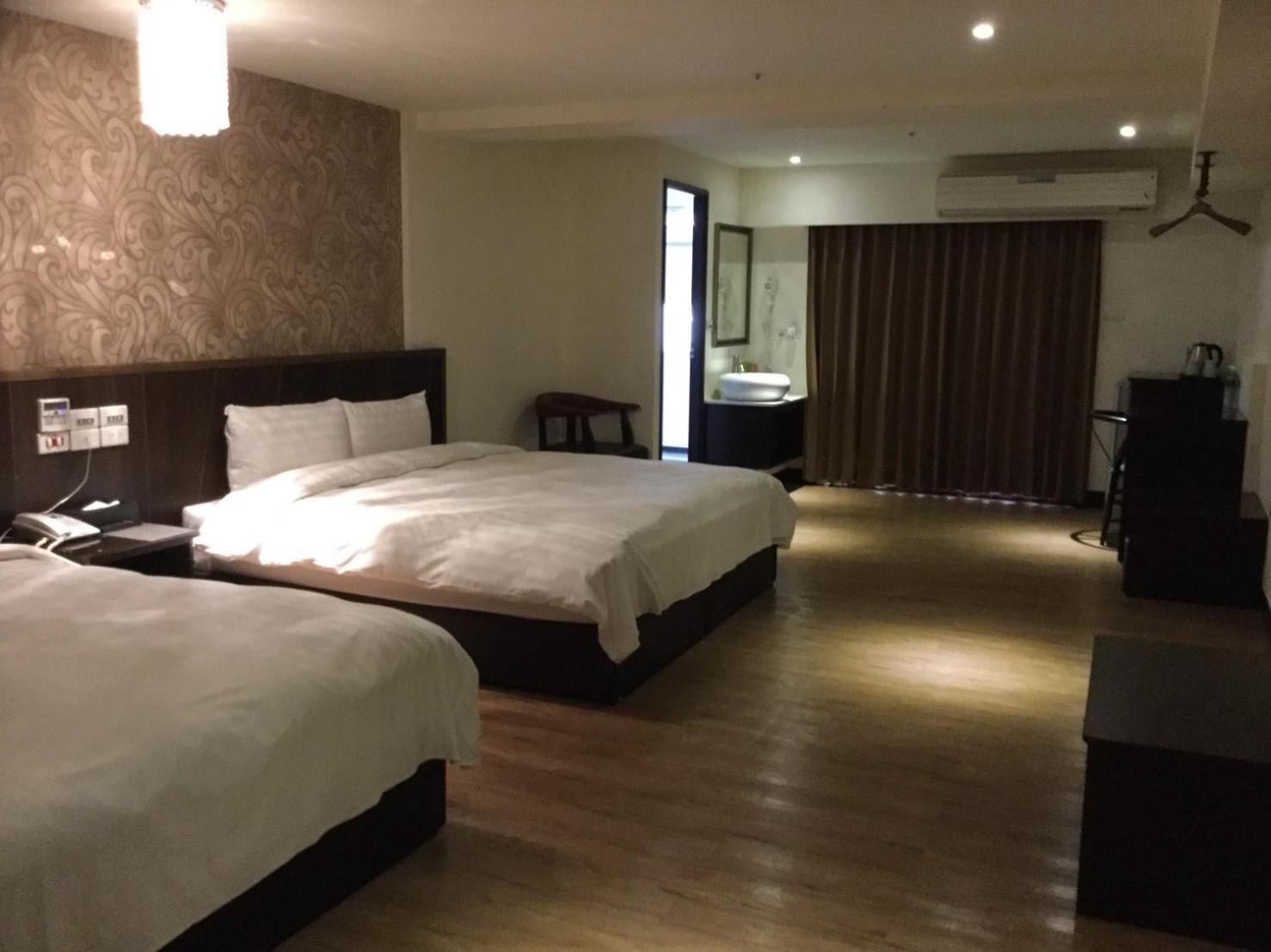 Deluxe Quadruple Room