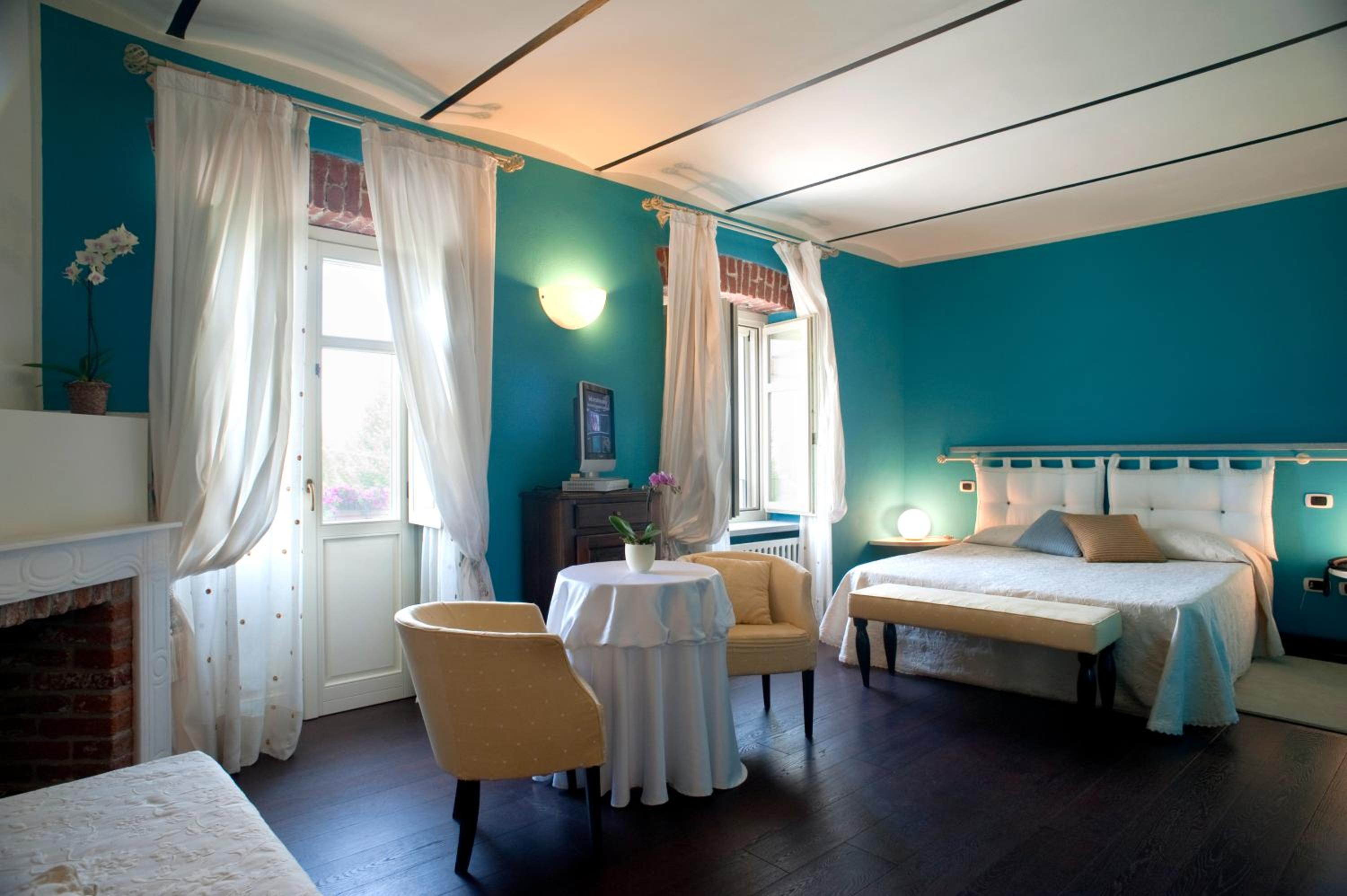 Suite (4 Adults) photo 3