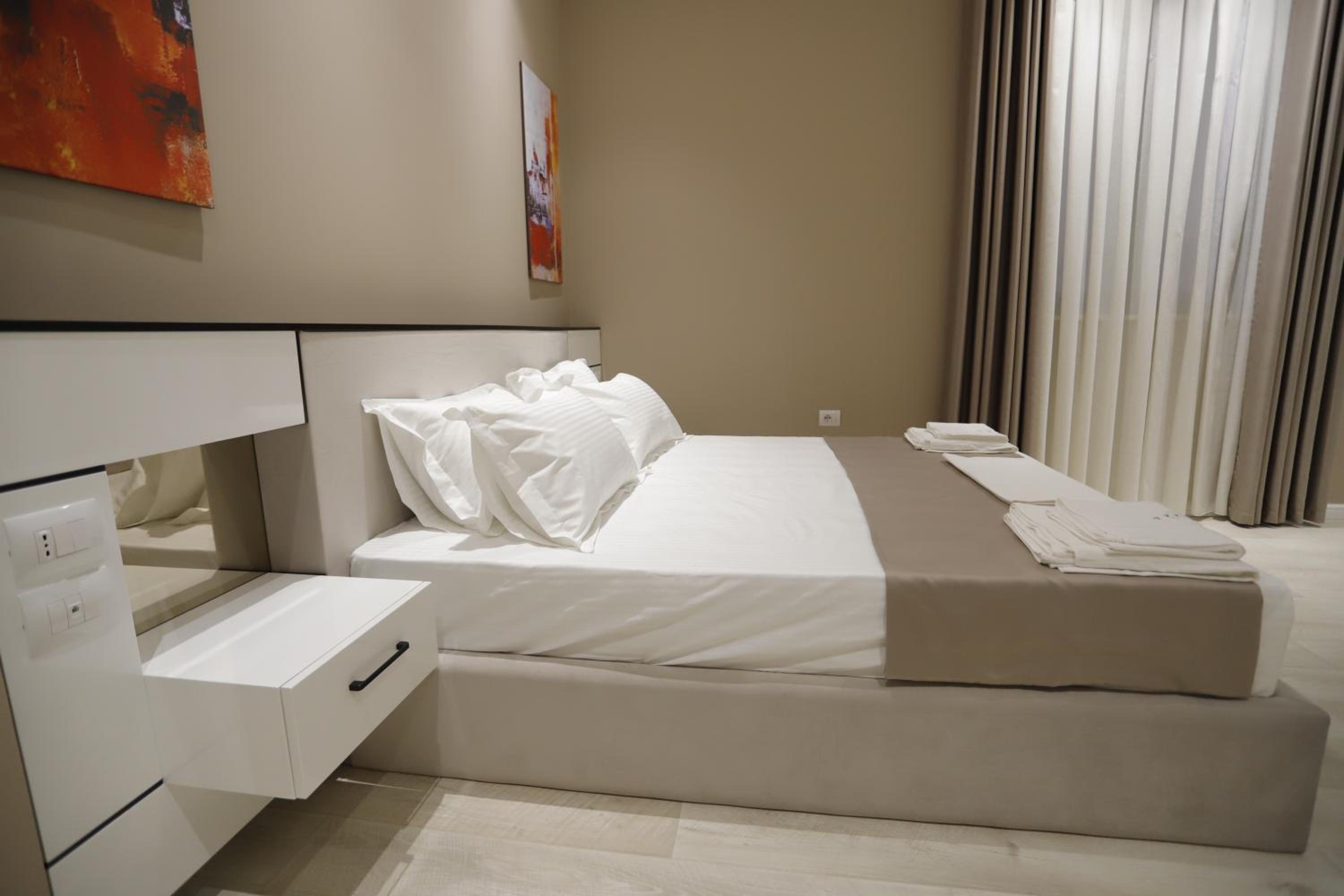 Deluxe Double Room with Bath