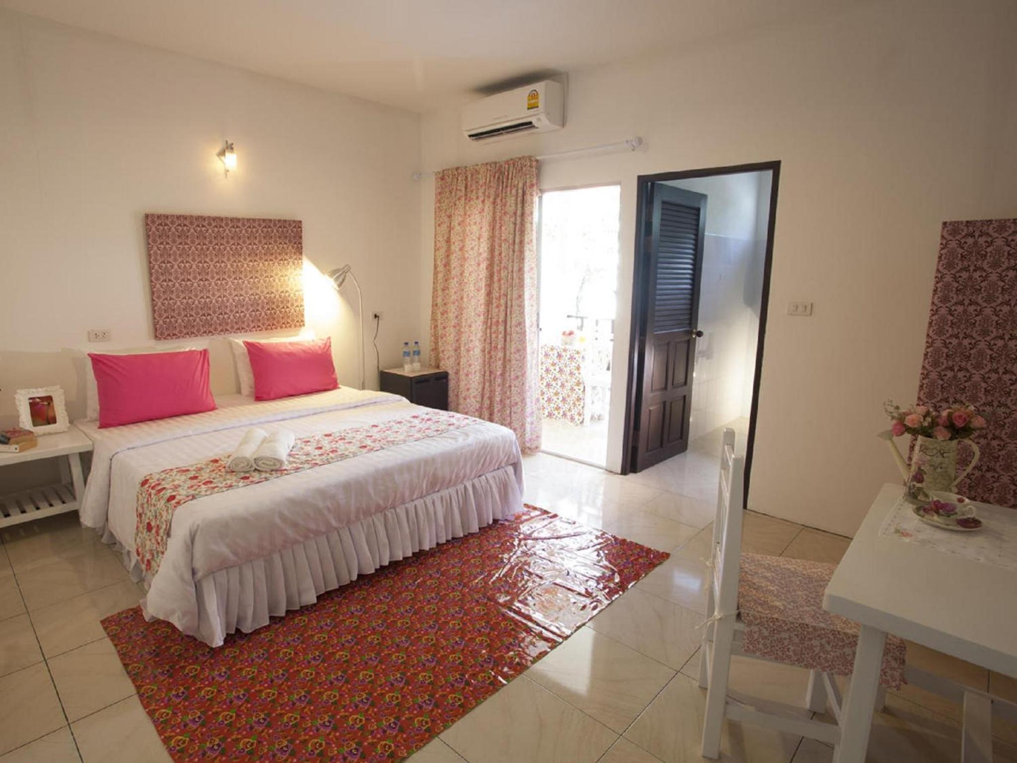 Standard Double Room - Photo 42