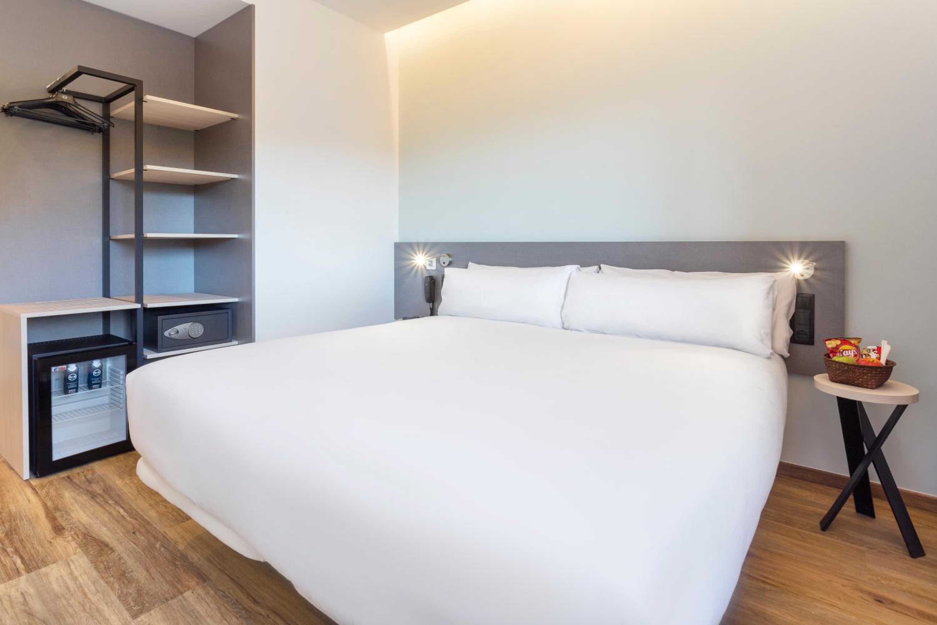 Double Room - Photo 3