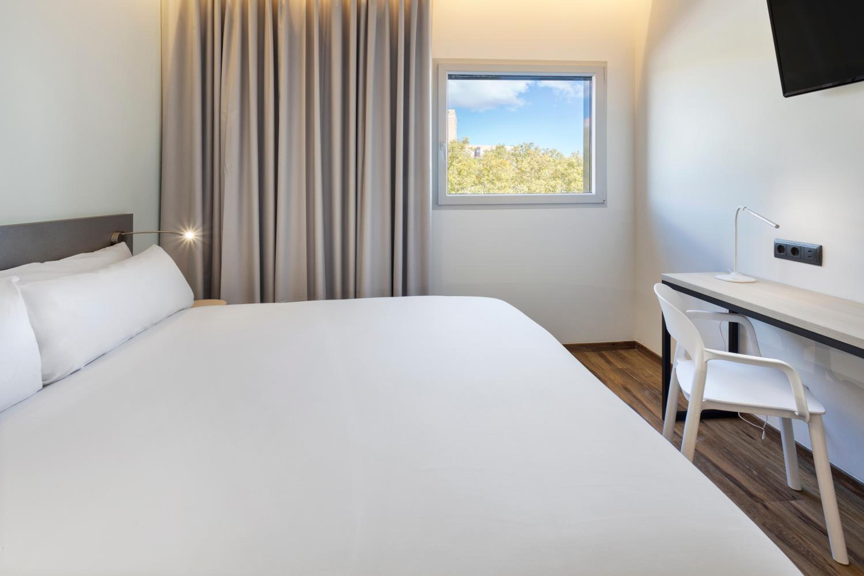 Double Room - Photo 5