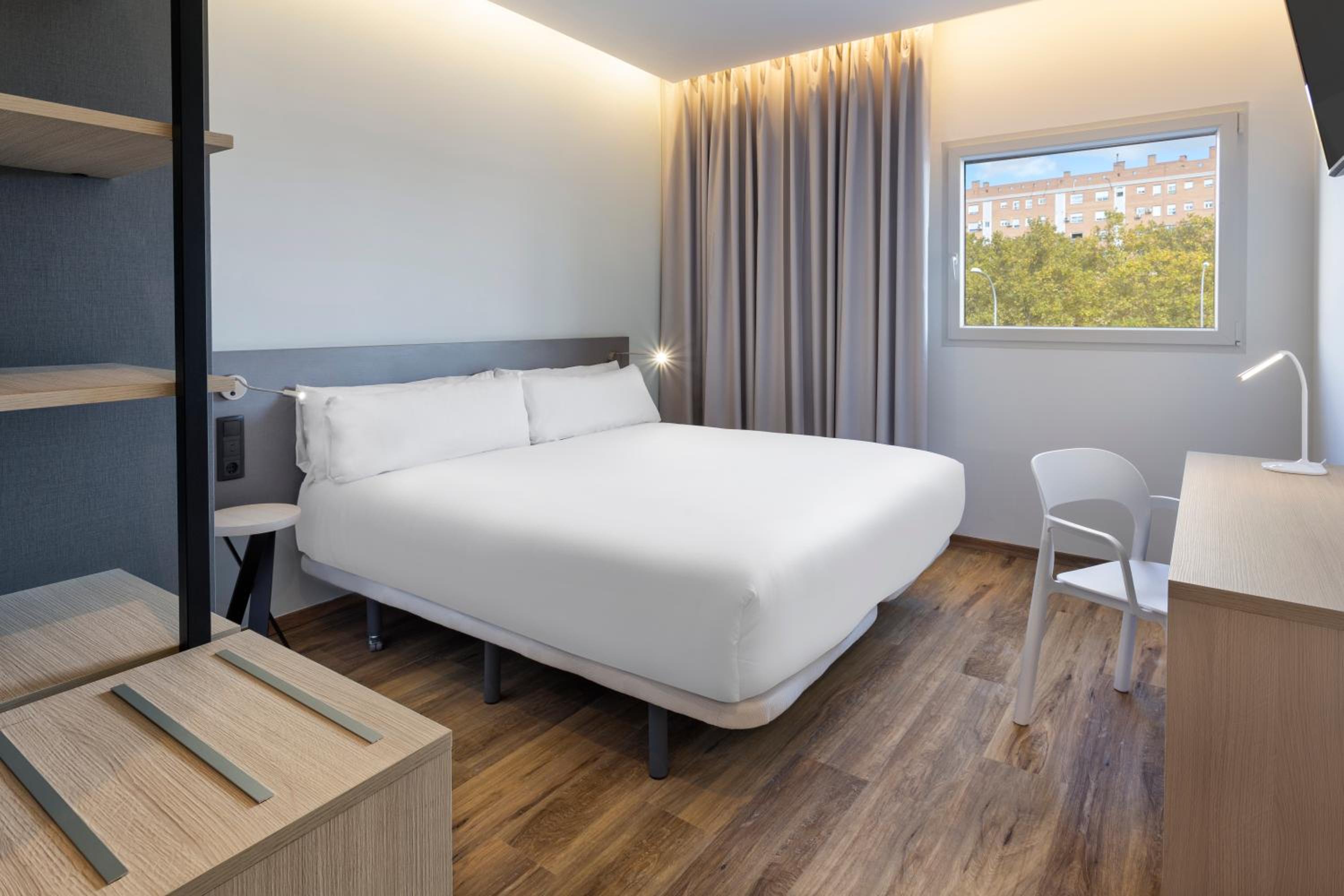 Double Room - Photo 4