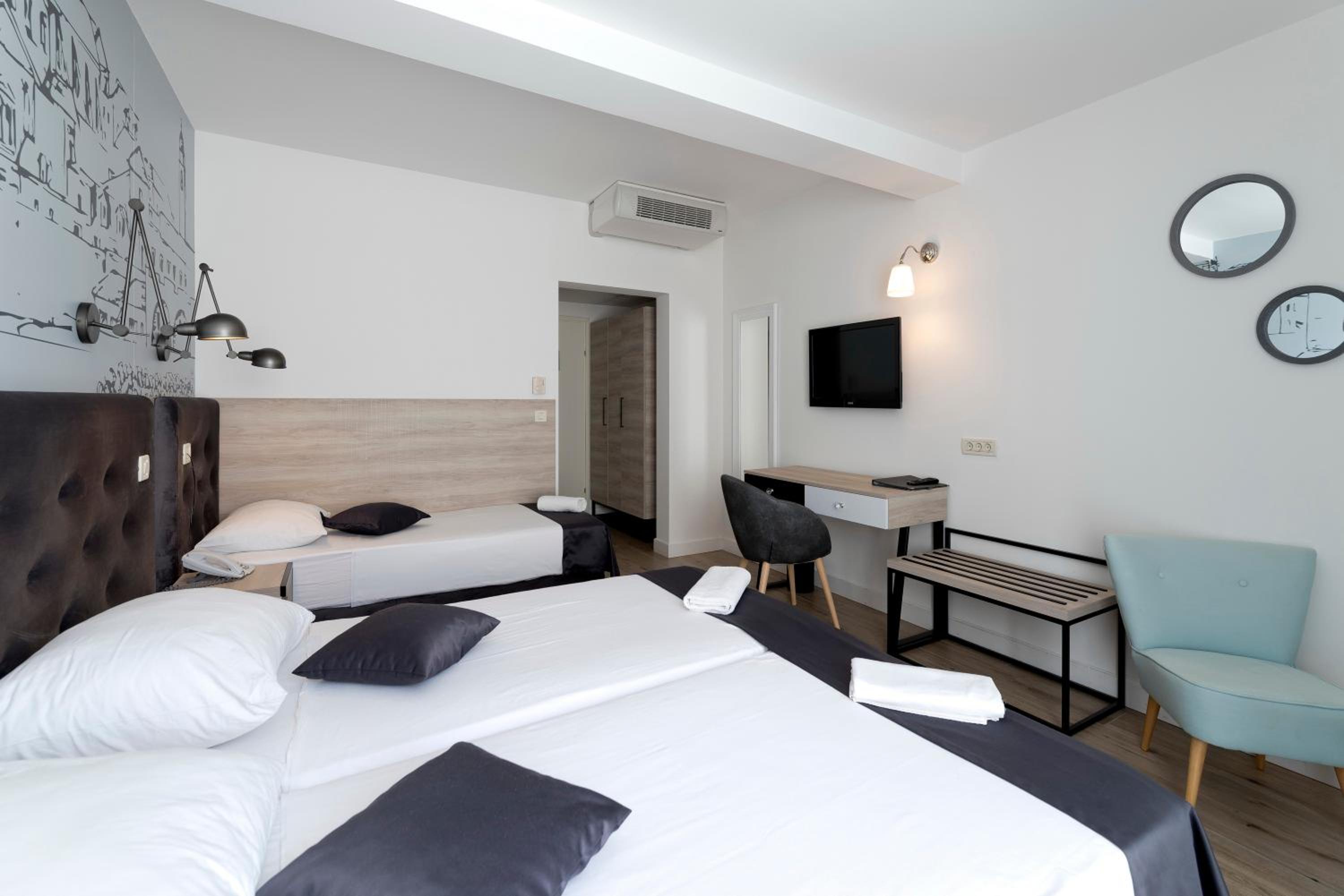 Triple Room with Balcony photo 2