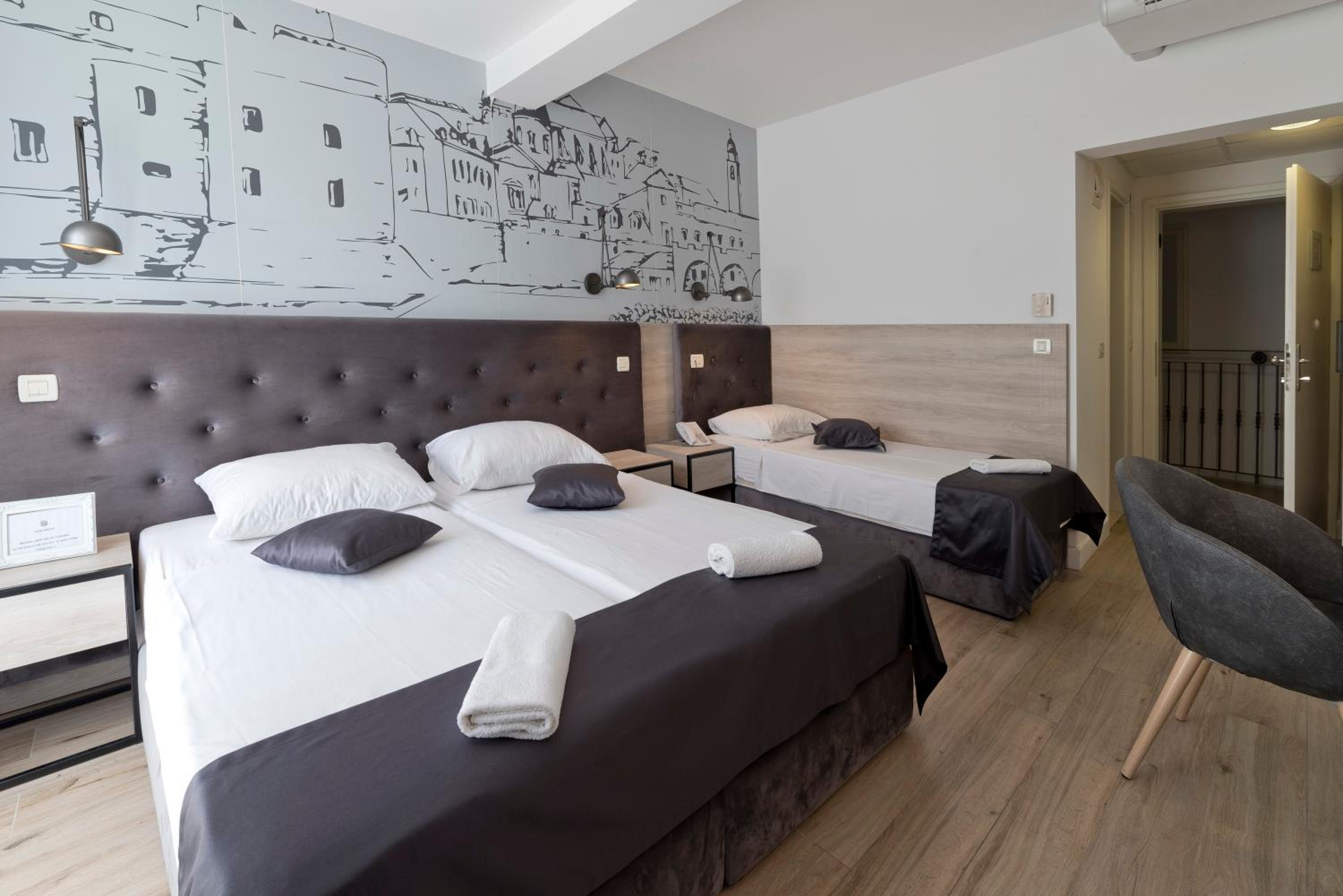 Triple Room with Balcony photo 3