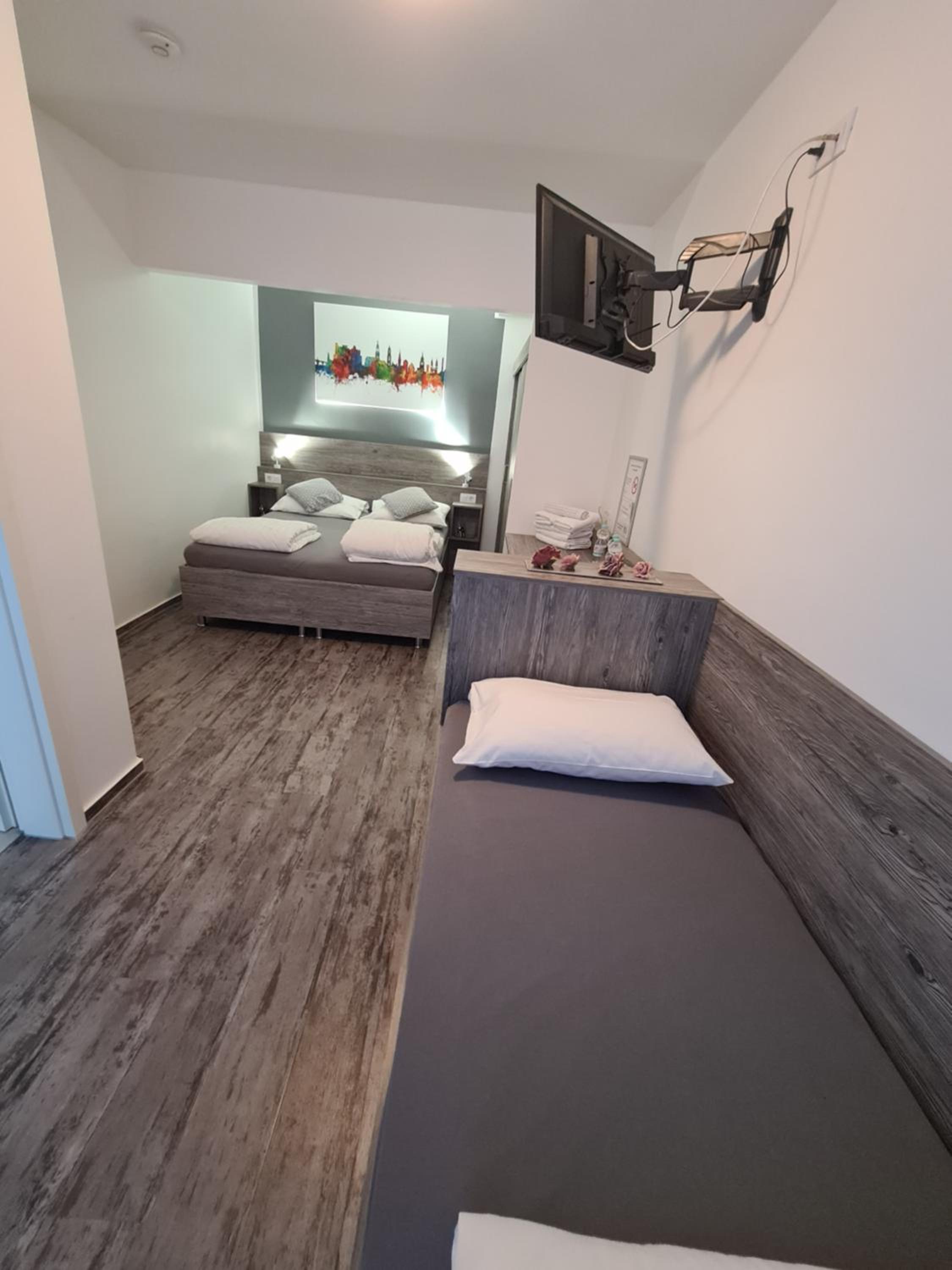 Budget Triple Room - Photo 5