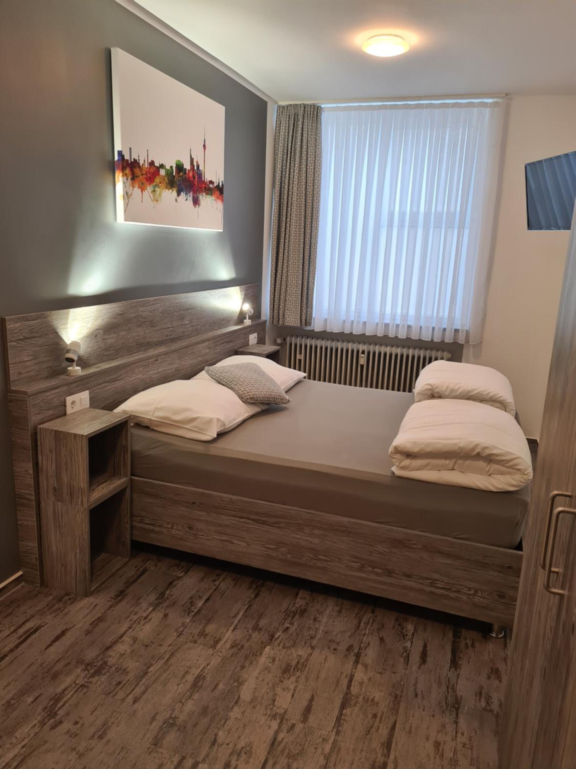 Budget Double Room - Photo 4