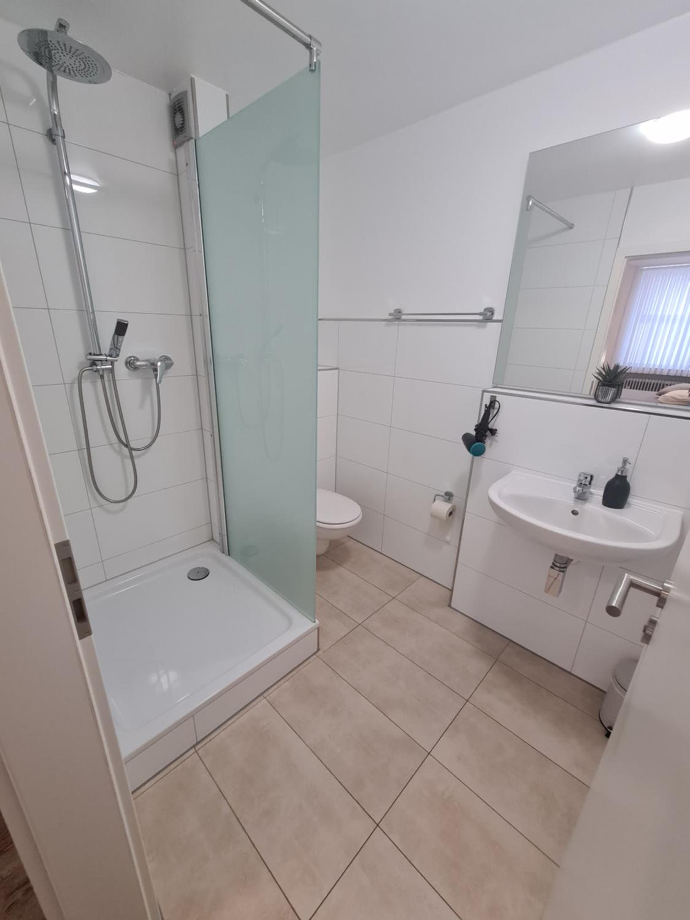 Budget Double Room - Photo 3