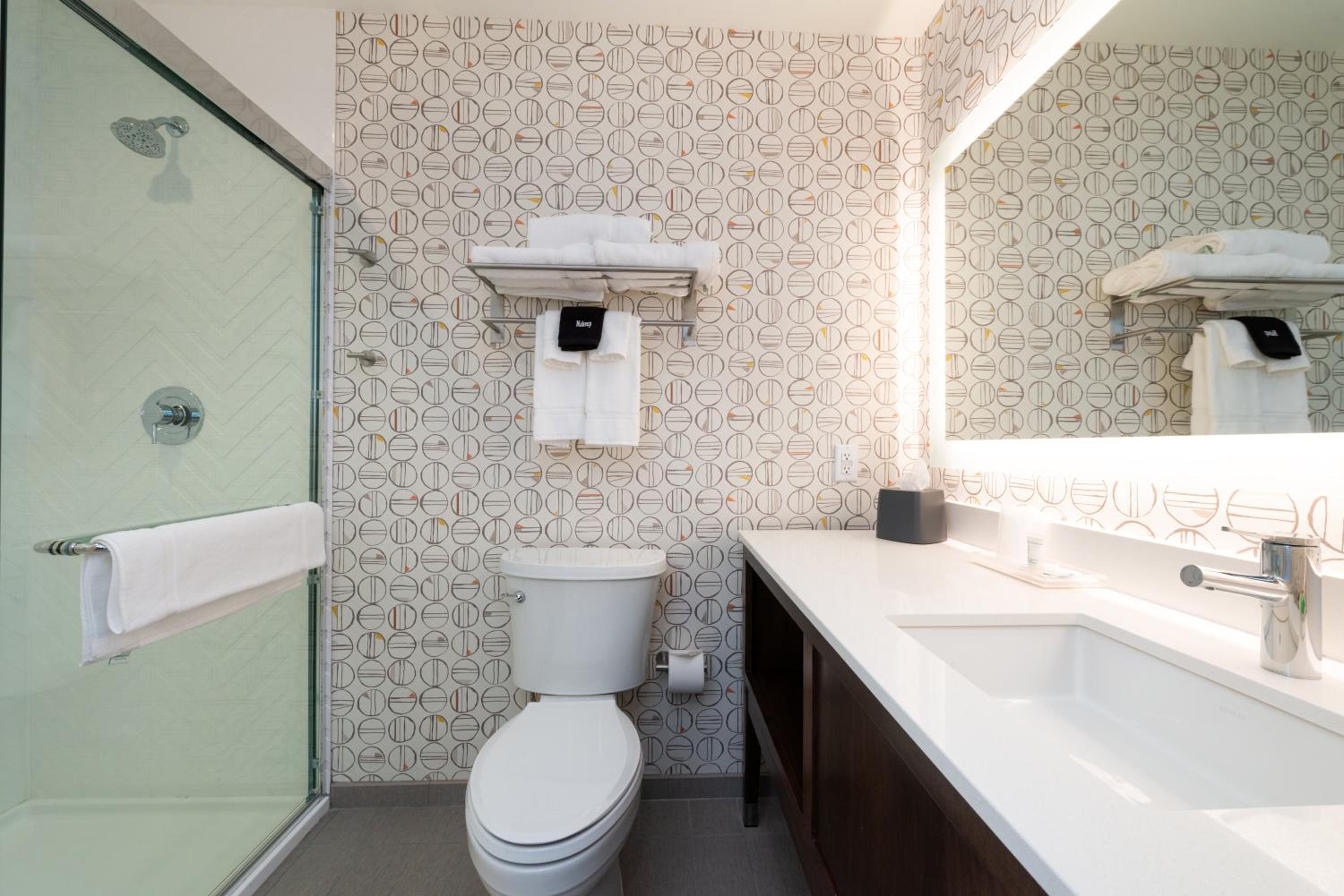 Standard King Room - Photo 3