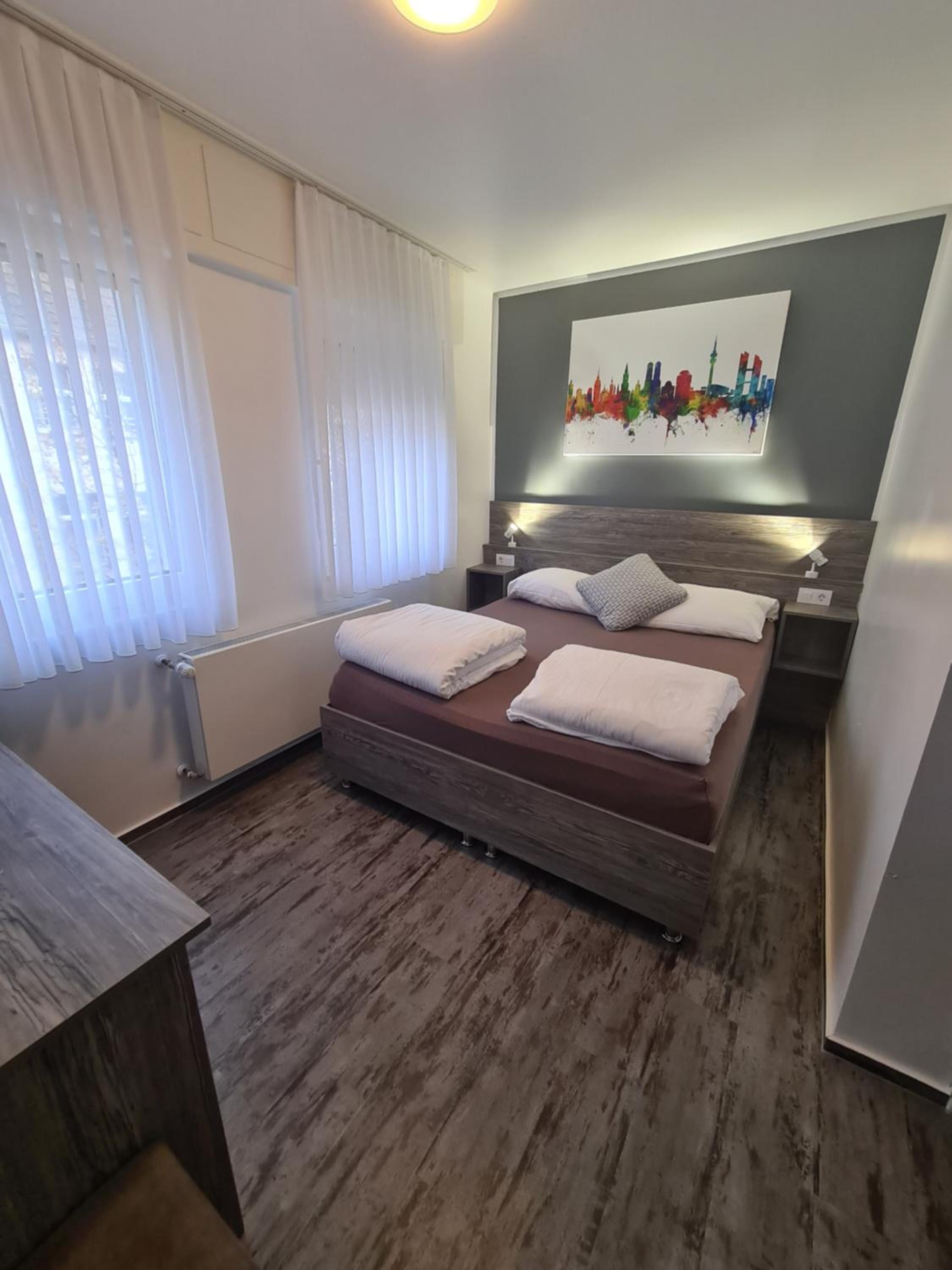 Budget Double Room - Photo 13