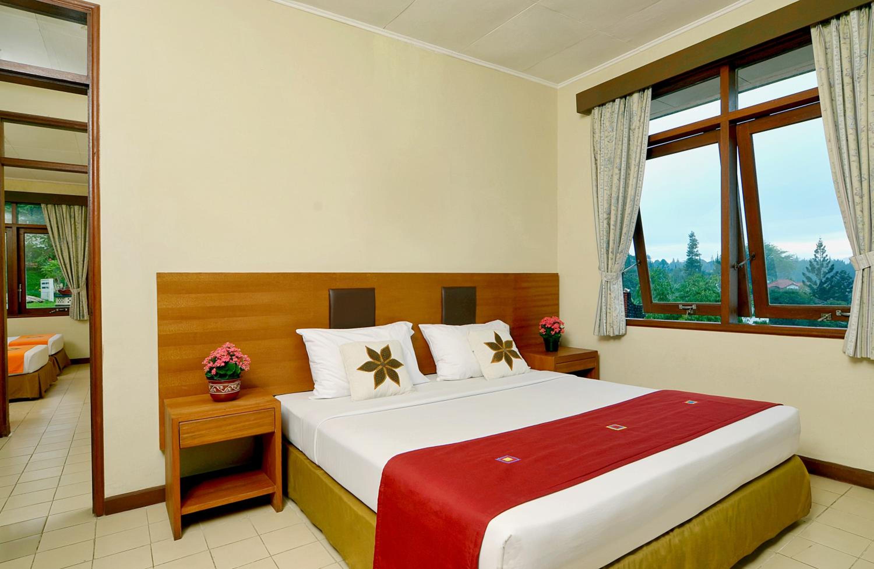 Three-Bedroom Bungalow photo 1