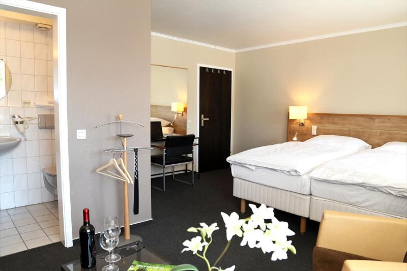 Standard Double Room photo 2