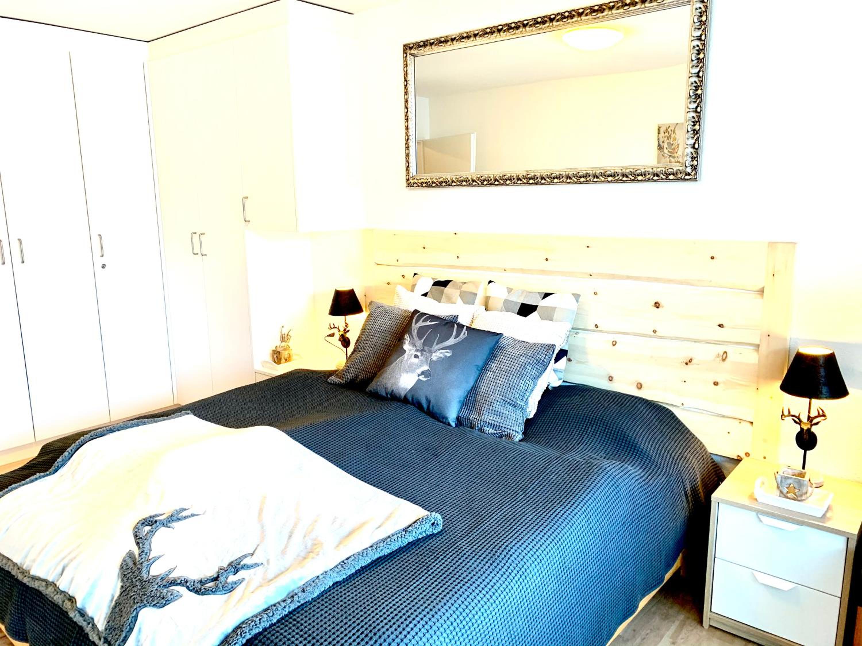 One-Bedroom Apartment photo 1