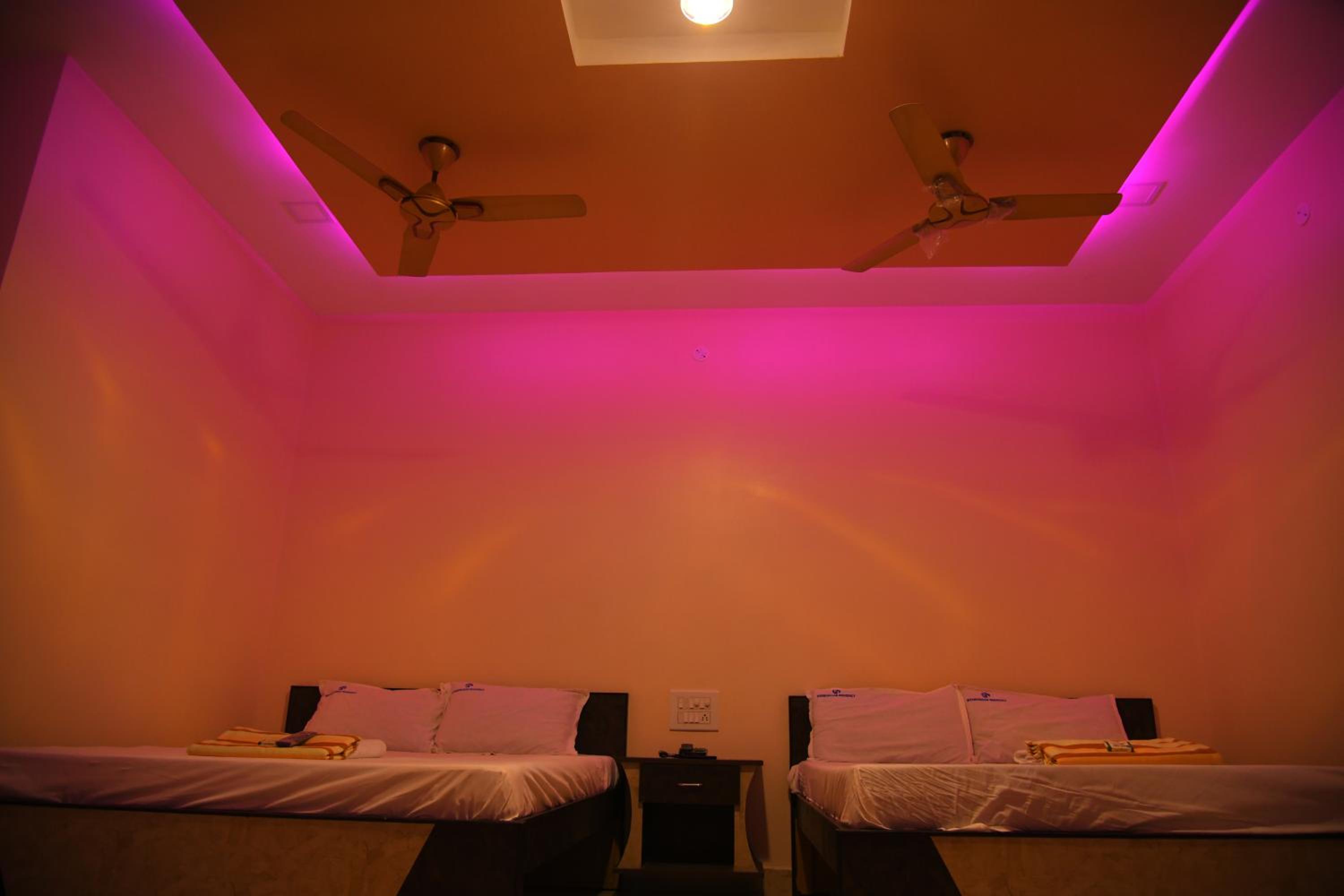 Deluxe Family Suite - Photo 1