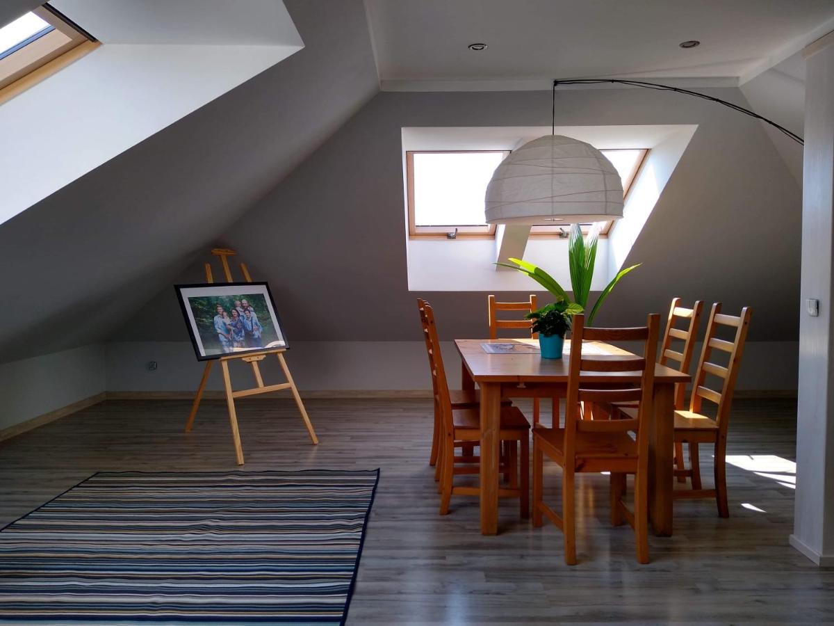 Five-Bedroom House photo 2