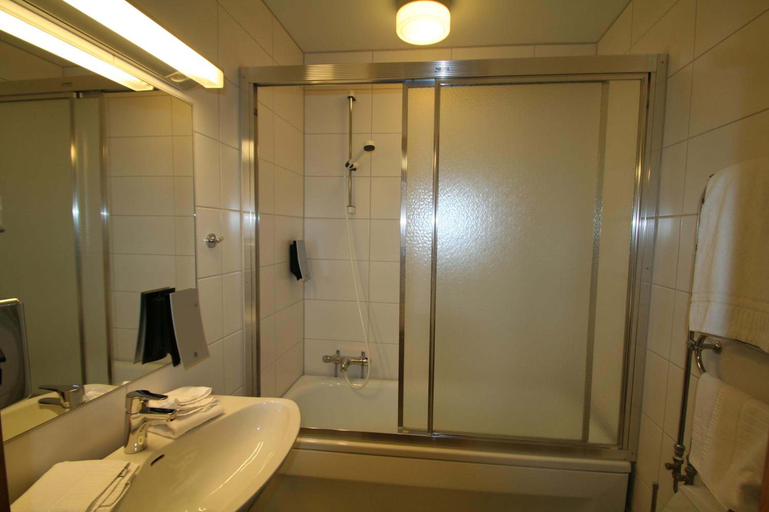Quadruple Room - Photo 5