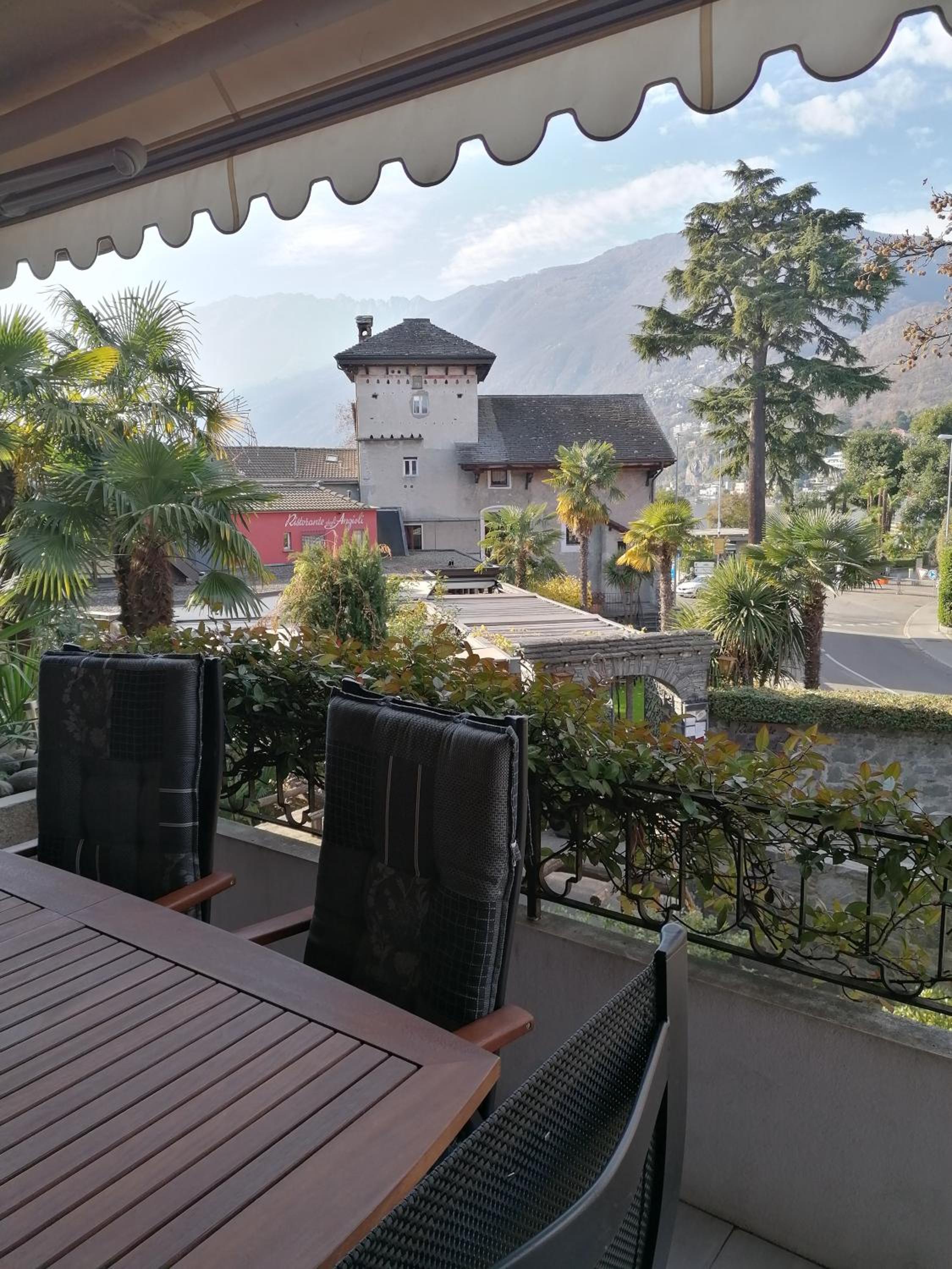 Apartment with Lake View photo 2