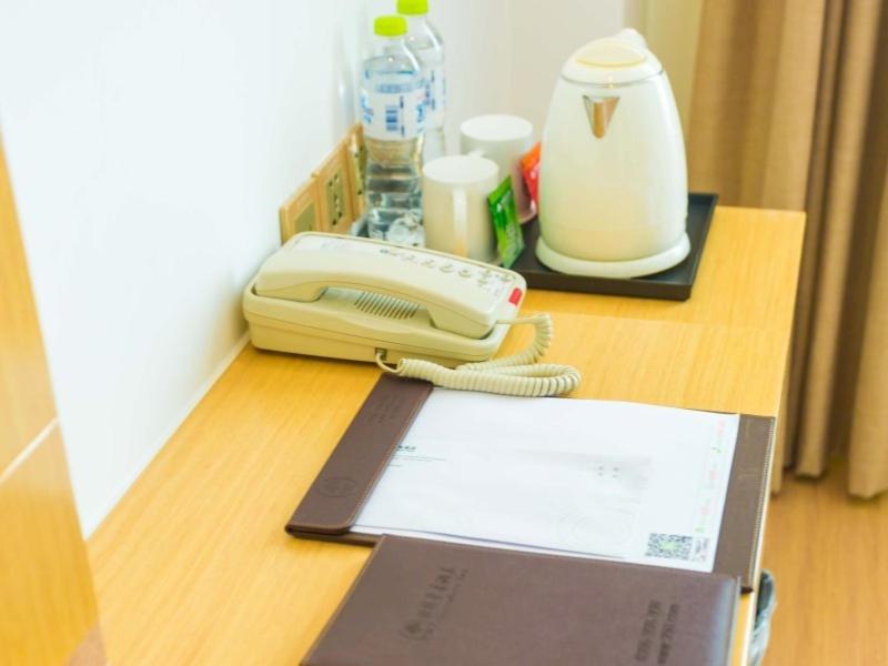 Business Twin Room - Photo 9