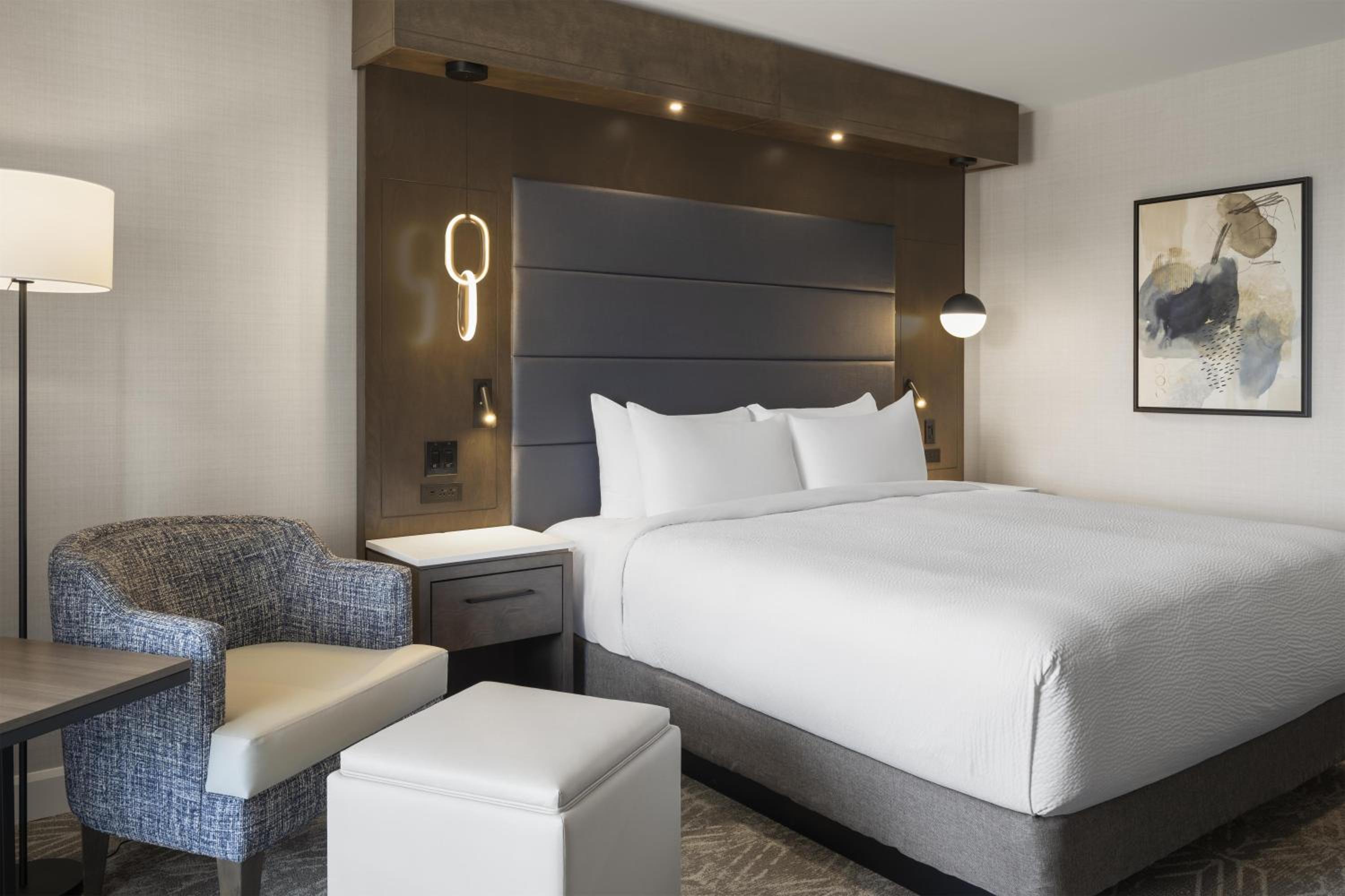 Executive King Room with Balcony - Second Floor/Non-Smoking