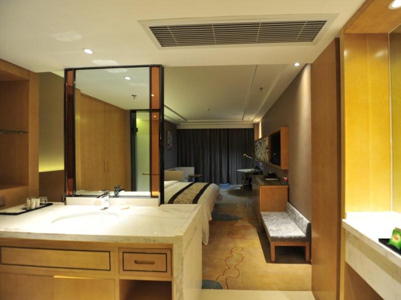 Deluxe Suite photo 1