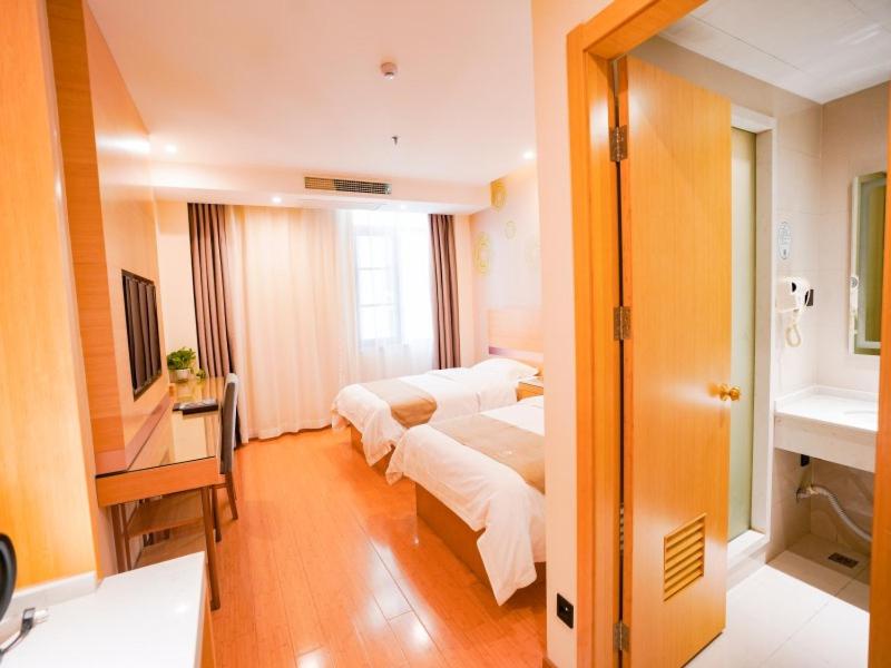 Twin Room - Photo 1