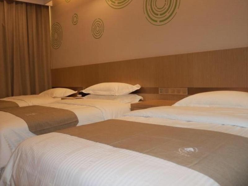 Business Twin Room - Photo 3