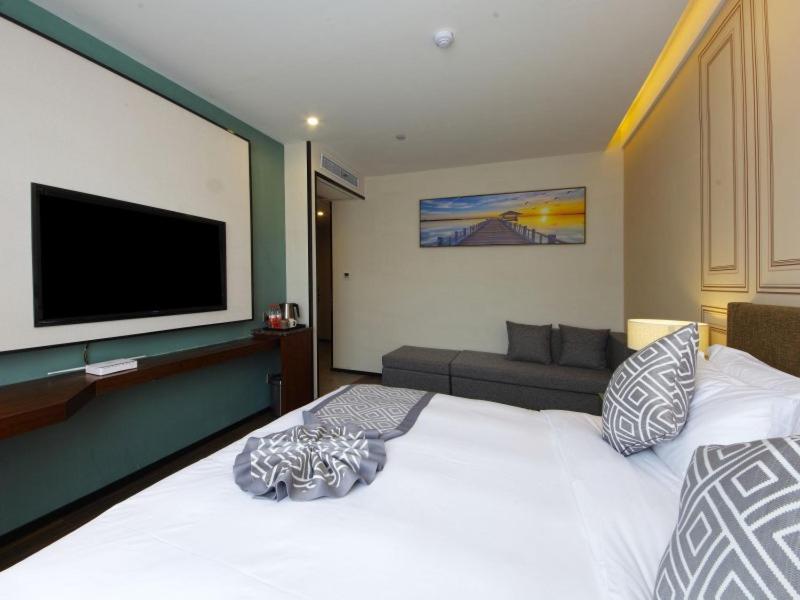 Deluxe Double Room photo 3
