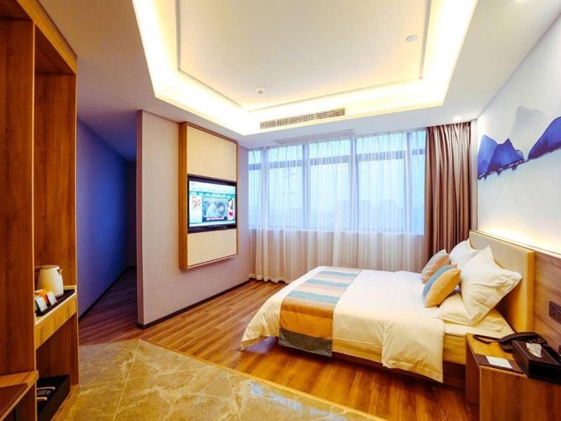 Deluxe King Room photo 3