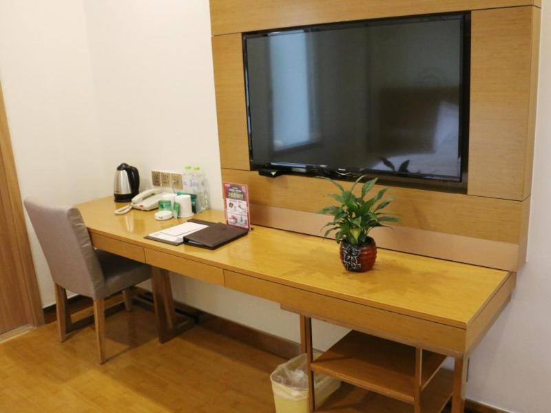 Mainland Chinese Citizens - Twin Room - Photo 6