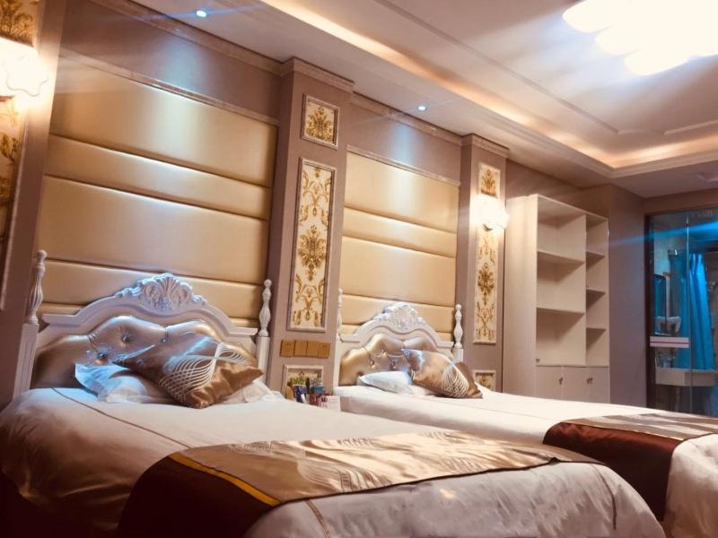 Twin Room - Photo 1
